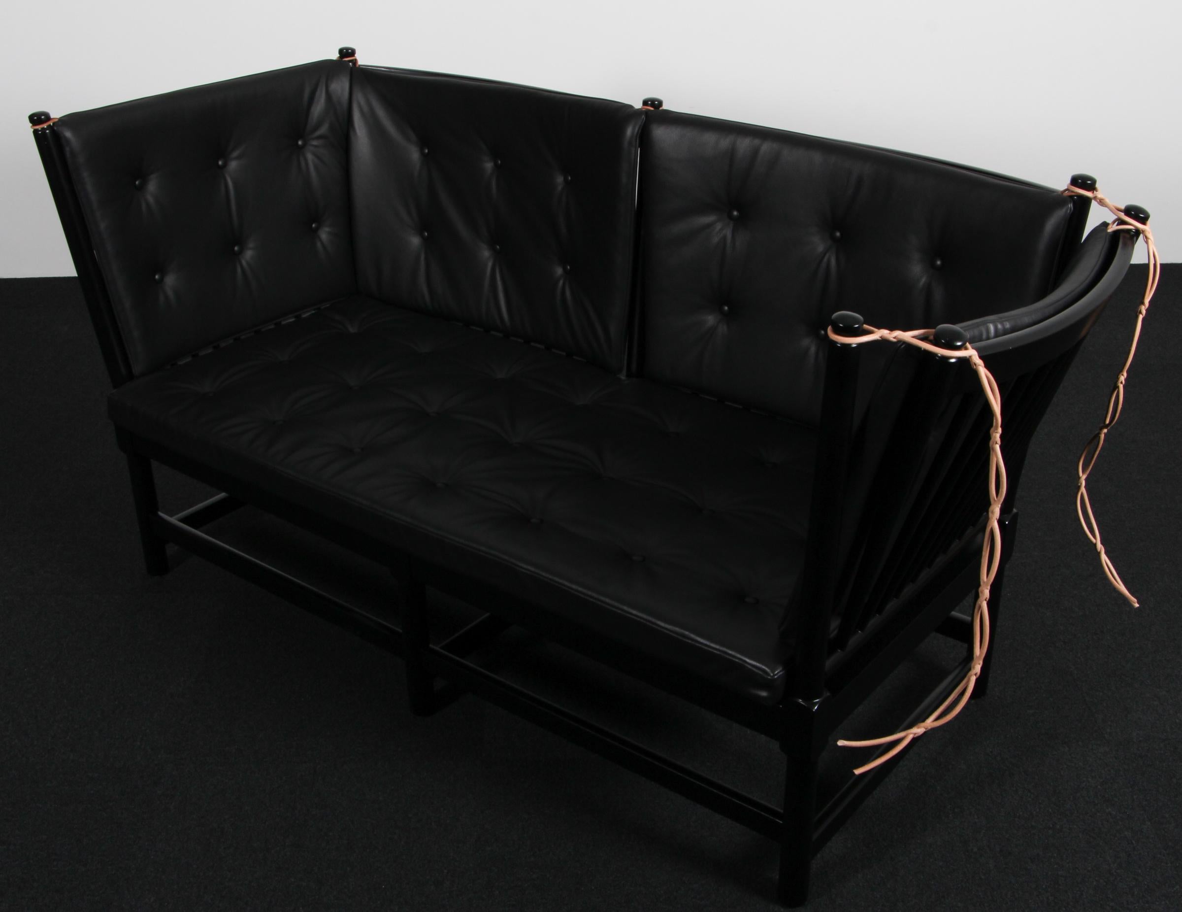 Scandinave moderne Børge Mogensen Two-Seat Sofa, Tremmesofa Model 1789, black Beech and Leather en vente