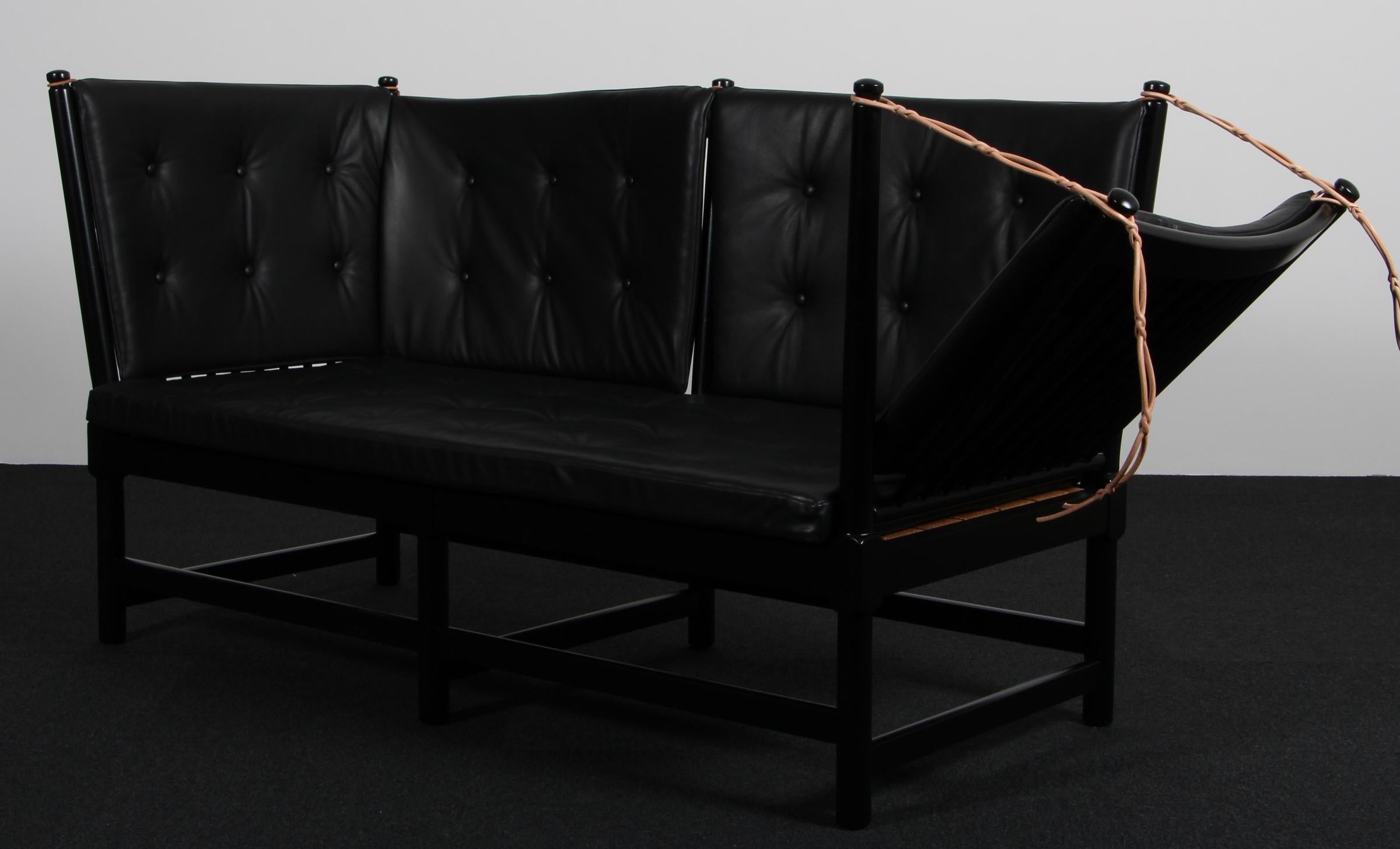 Milieu du XXe siècle Børge Mogensen Two-Seat Sofa, Tremmesofa Model 1789, black Beech and Leather en vente