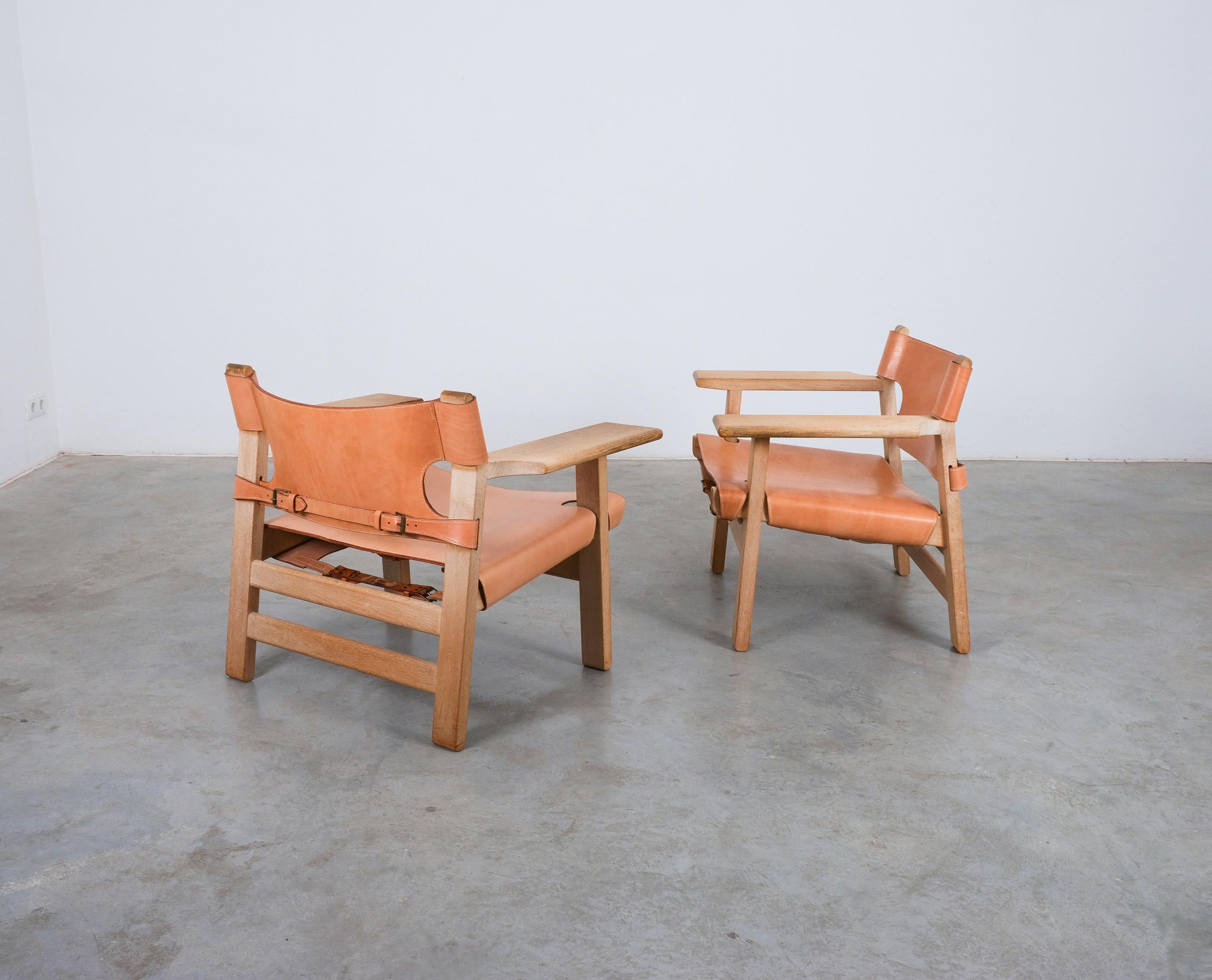 Børge Mogensen Vintage Pair of Spanish Chairs Oak Leather, Denmark, 1960s For Sale 11