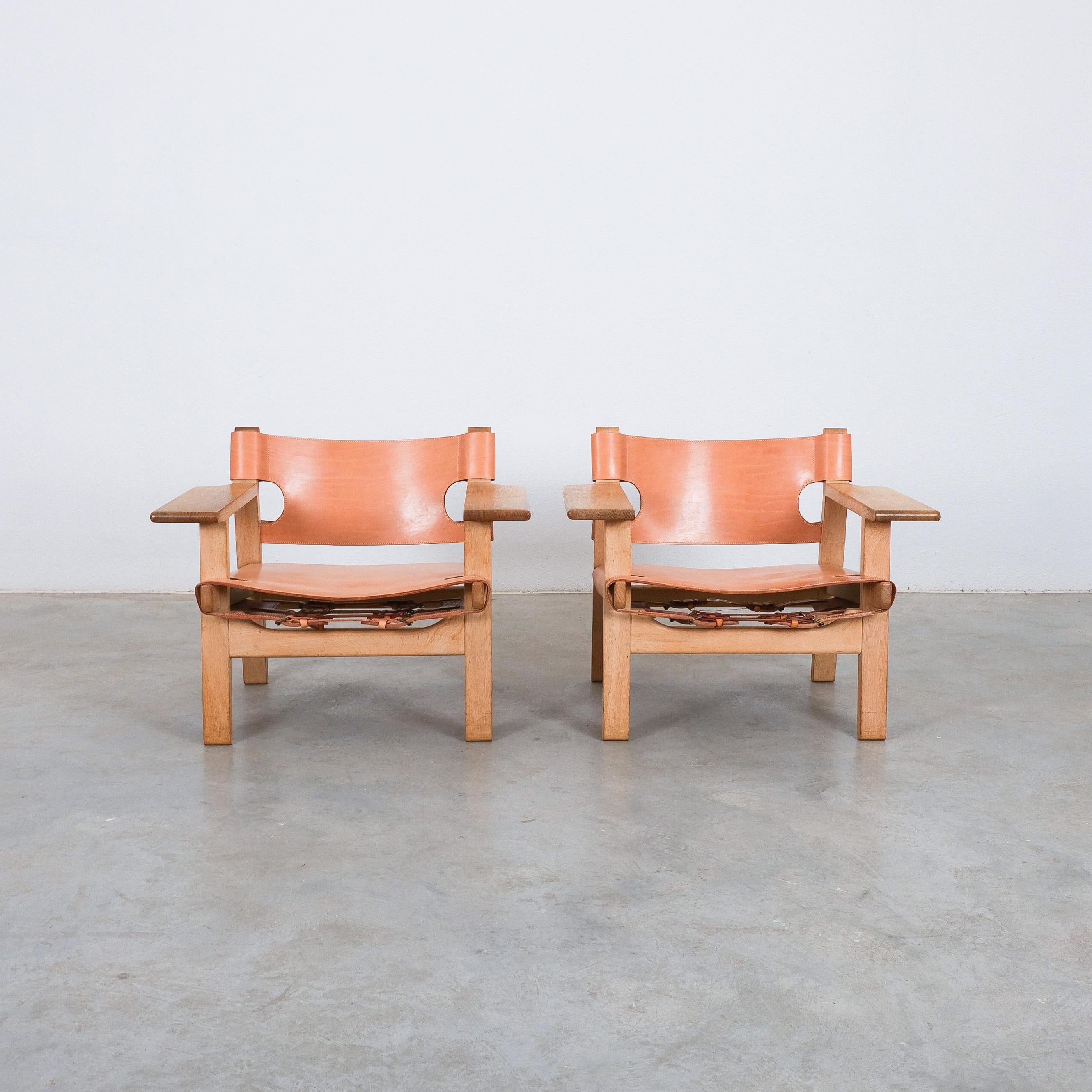 Pair of vintage Spanish chairs with newly upholsterd vachetta leather- by Børge Mogensen, Denmark, Fredericia Stolefabrik, labelled, midcentury.

A pair of labelled Børge Mogensen's iconic armchairs in solid waxed oak and with natural brown