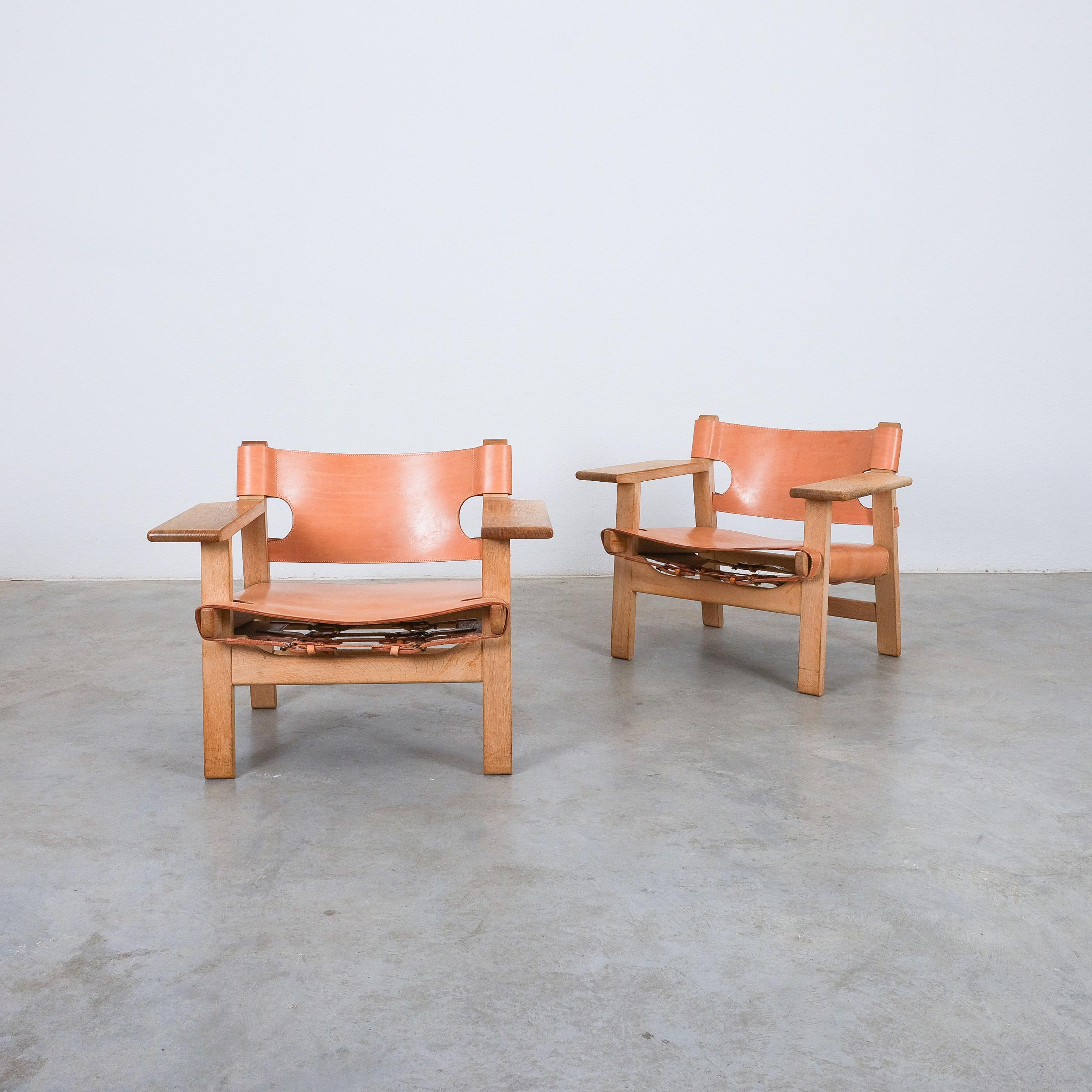 Mid-Century Modern Børge Mogensen Vintage Pair of Spanish Chairs Oak Leather, Denmark, 1960s For Sale