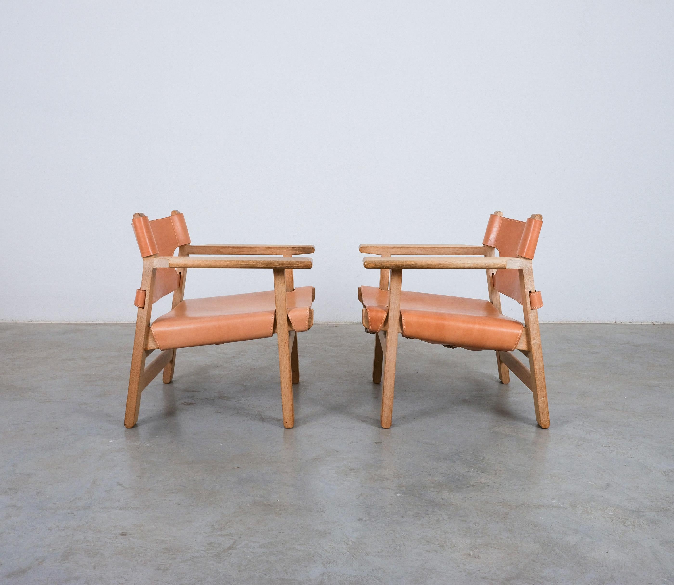 Hand-Crafted Børge Mogensen Vintage Pair of Spanish Chairs Oak Leather, Denmark, 1960s For Sale
