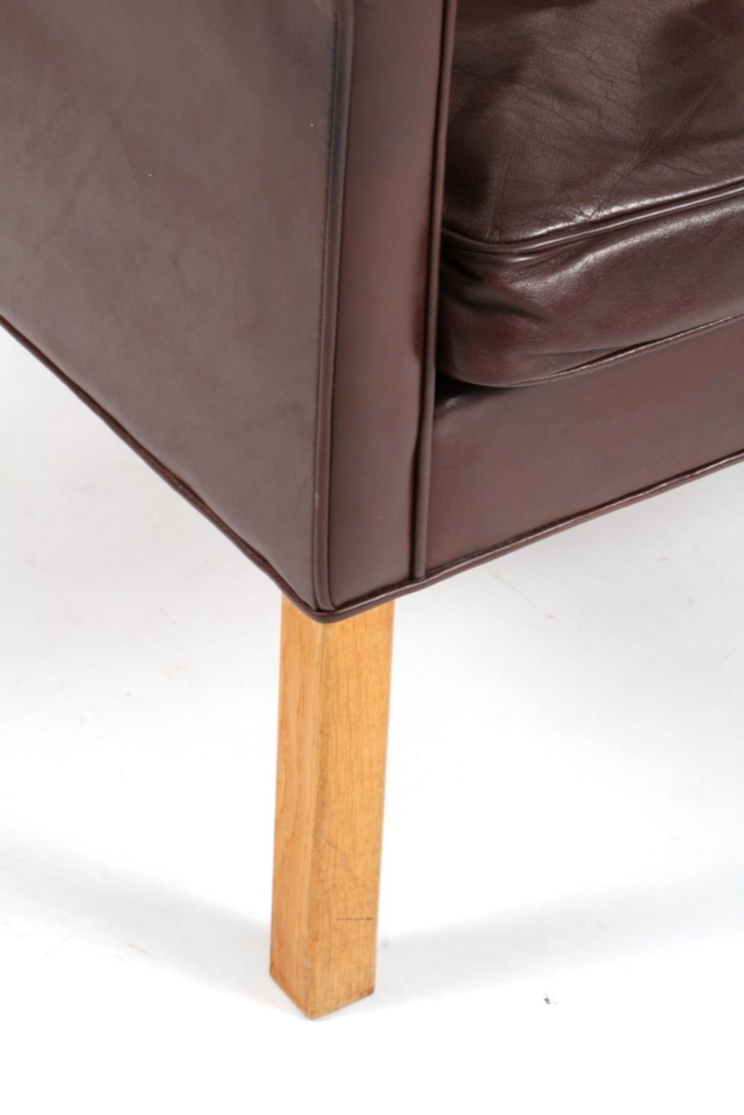 Børge Mogensen Wing Back Chair in Brown Original Leather, Model 2204 In Fair Condition In Esbjerg, DK