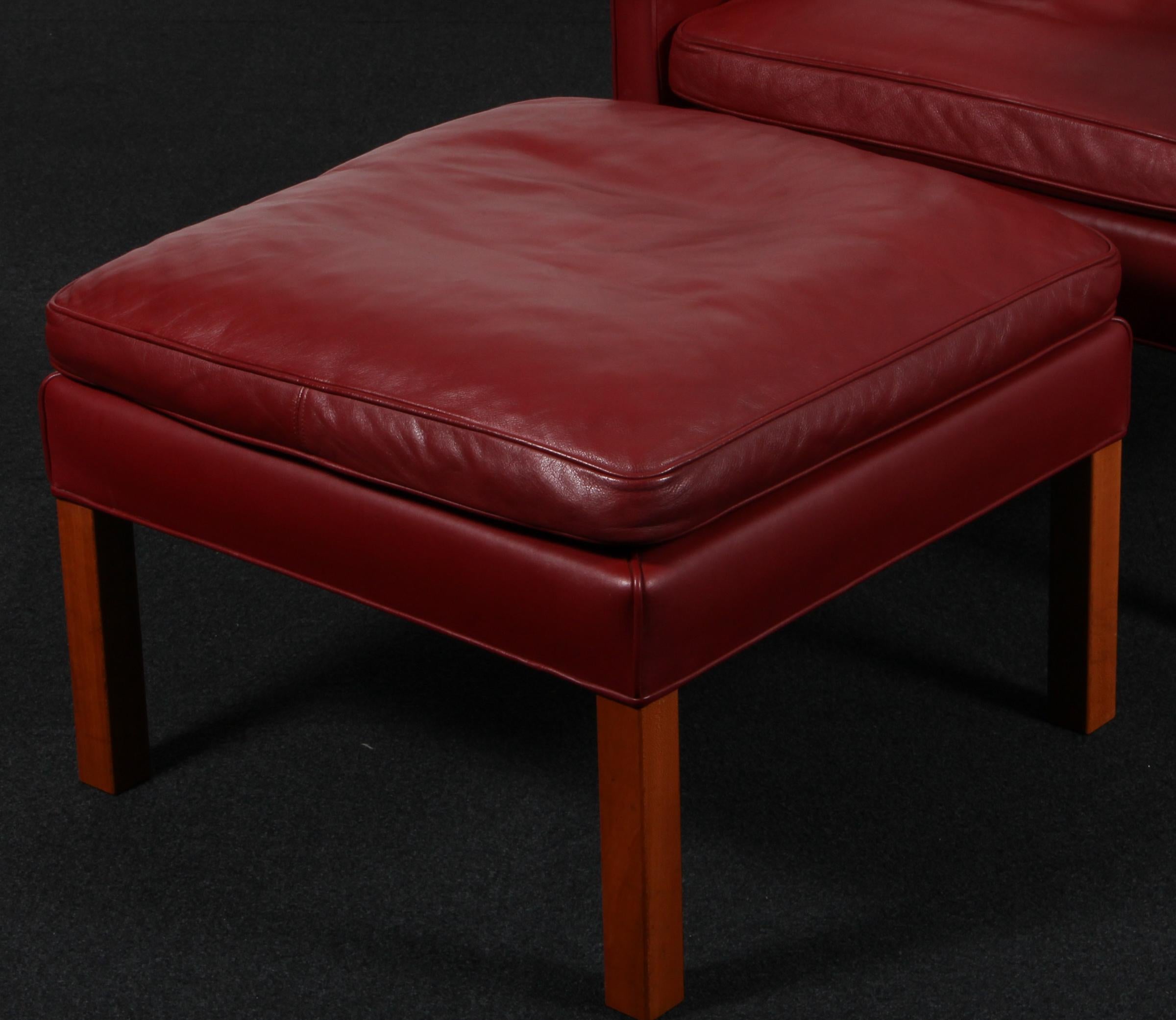 Danois Børge Mogensen Wingback Chair and Ottoman, Model 2202 / 2204, leather en vente