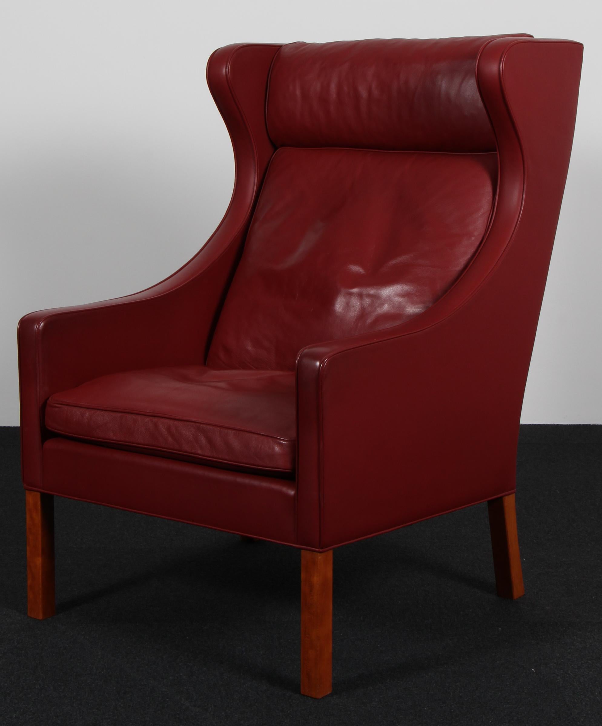 Milieu du XXe siècle Børge Mogensen Wingback Chair and Ottoman, Model 2202 / 2204, leather en vente