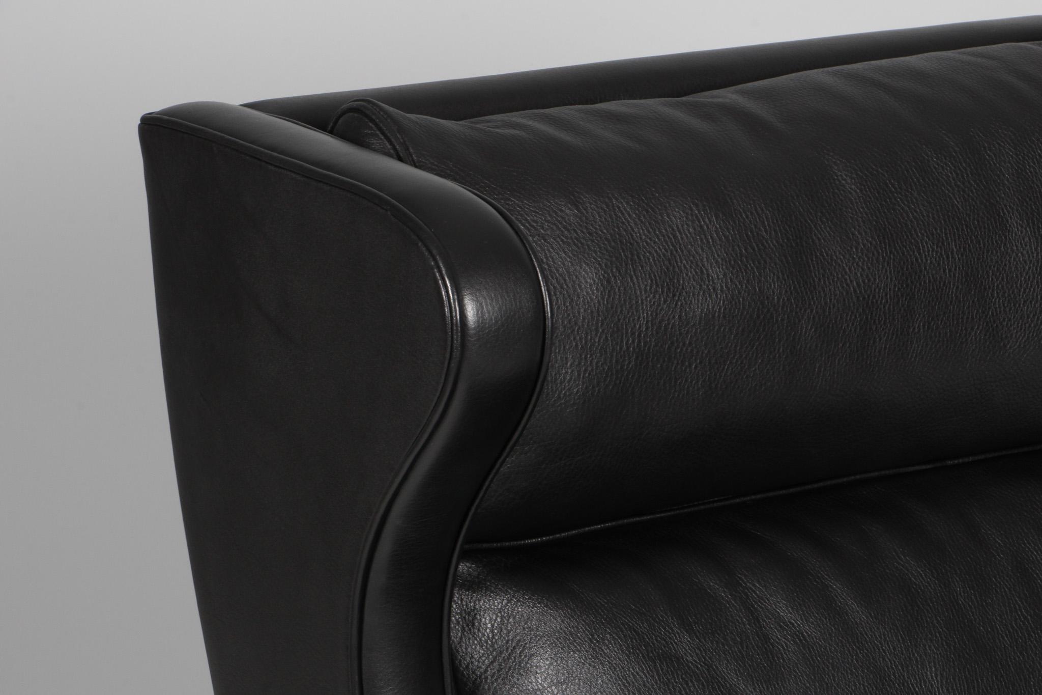 Børge Mogensen Wingback Chair and Ottoman, Model 2202 / 2204, leather For Sale 2