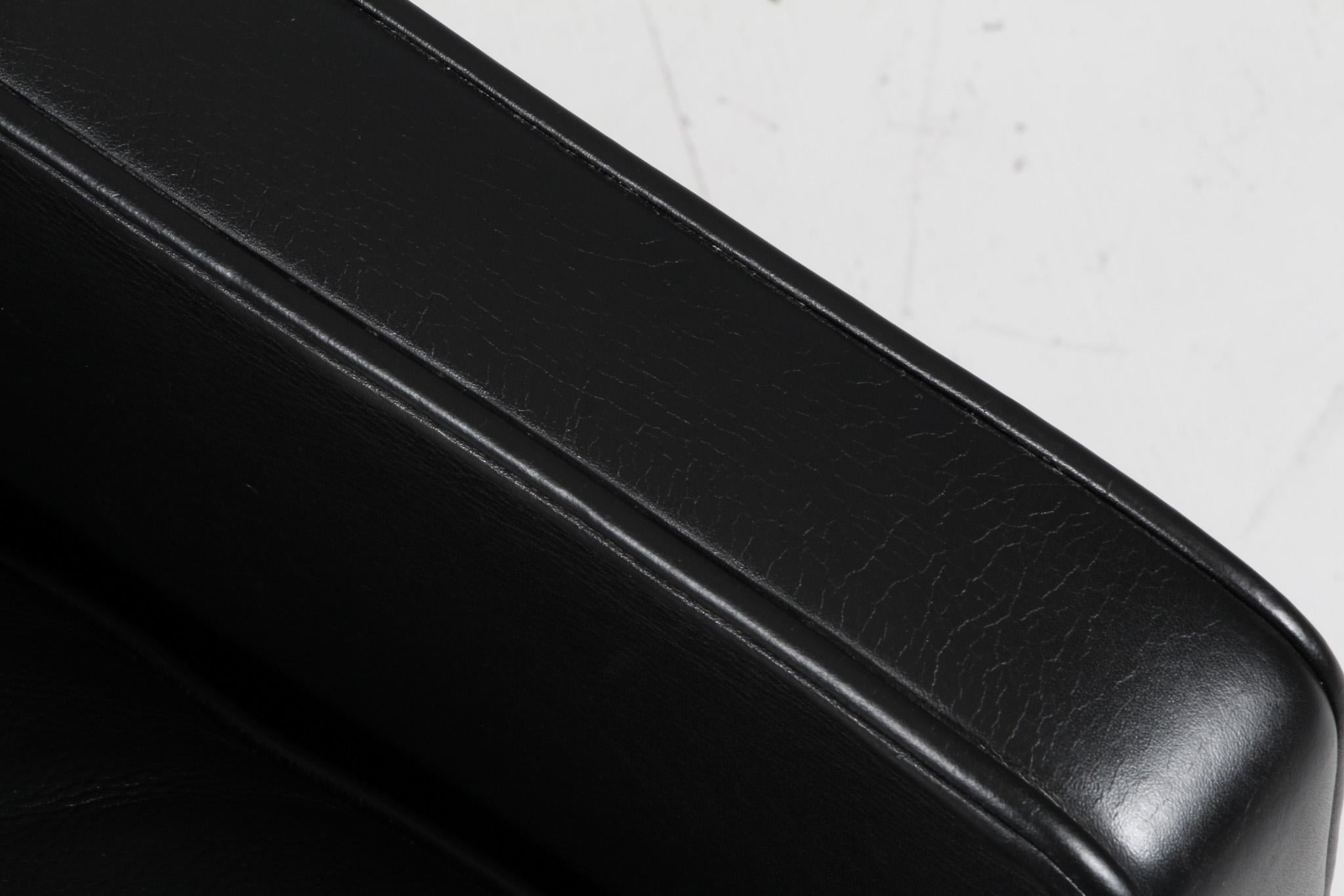Metà XX secolo Sedia Wingback di Børge Mogensen, modello 2204. Pelle originale