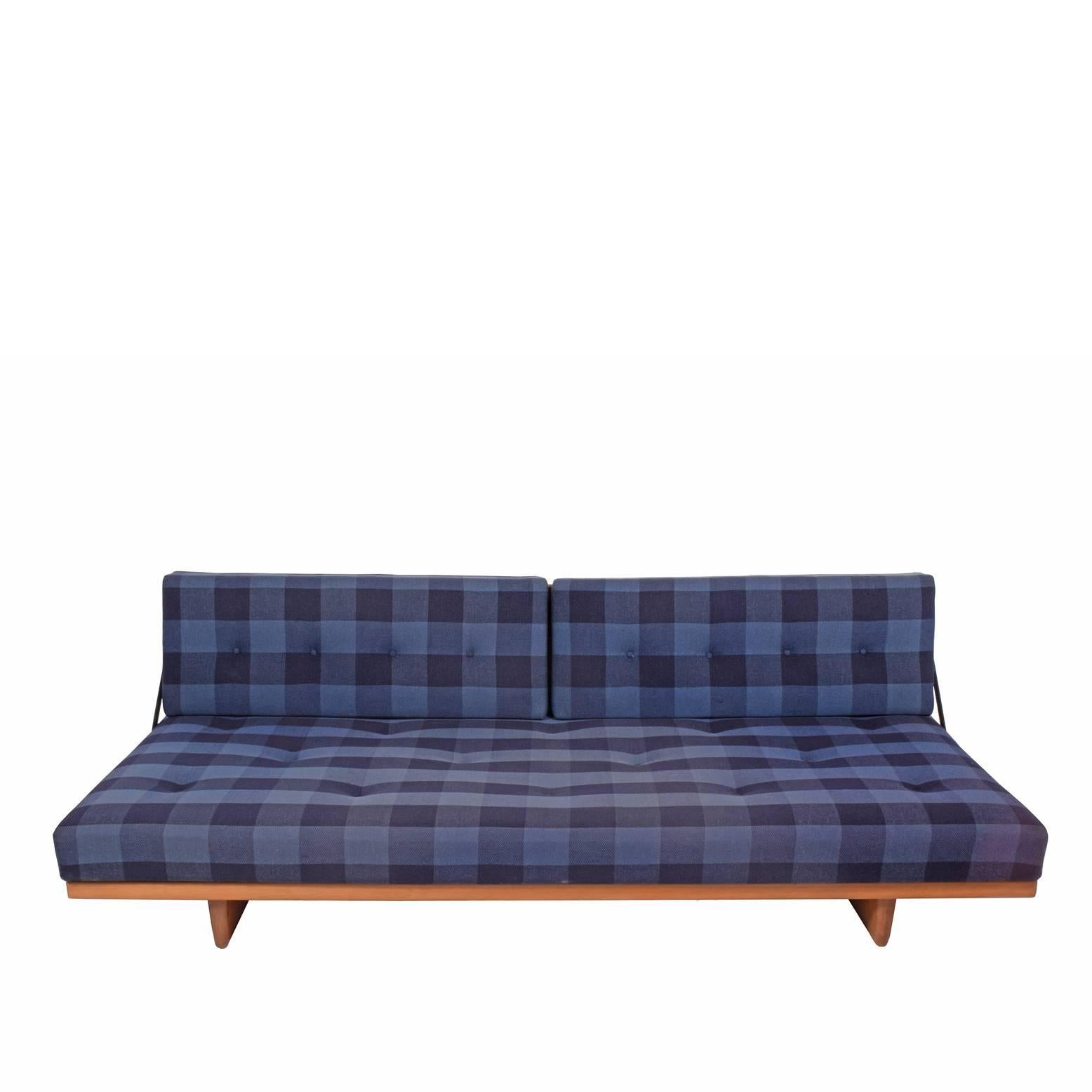 Daybed with patinated oak frame. Loose cushions upholstered with original blue checker wool design by Lis Ahlmann and Borge Mogensen for A/S C.Olsen. Frame made by Fredericia Stolefabrik.