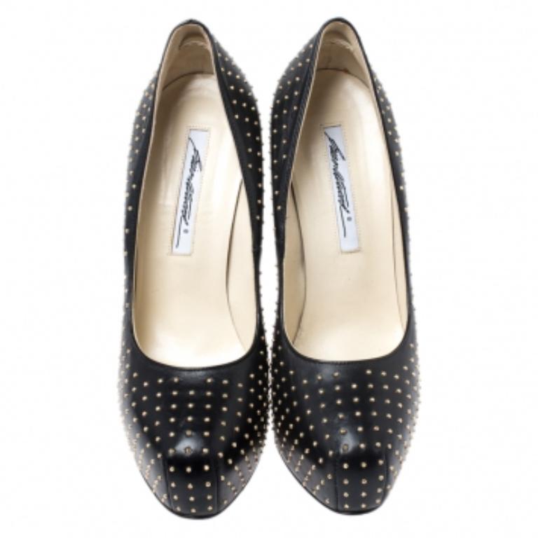 Brian Atwood Black Leather Studded Platform Pumps Size 38.5 Pour femmes en vente