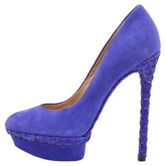 Brian Atwood Bombas de plataforma de ante azul y piel de serpiente en relieve Talla 37