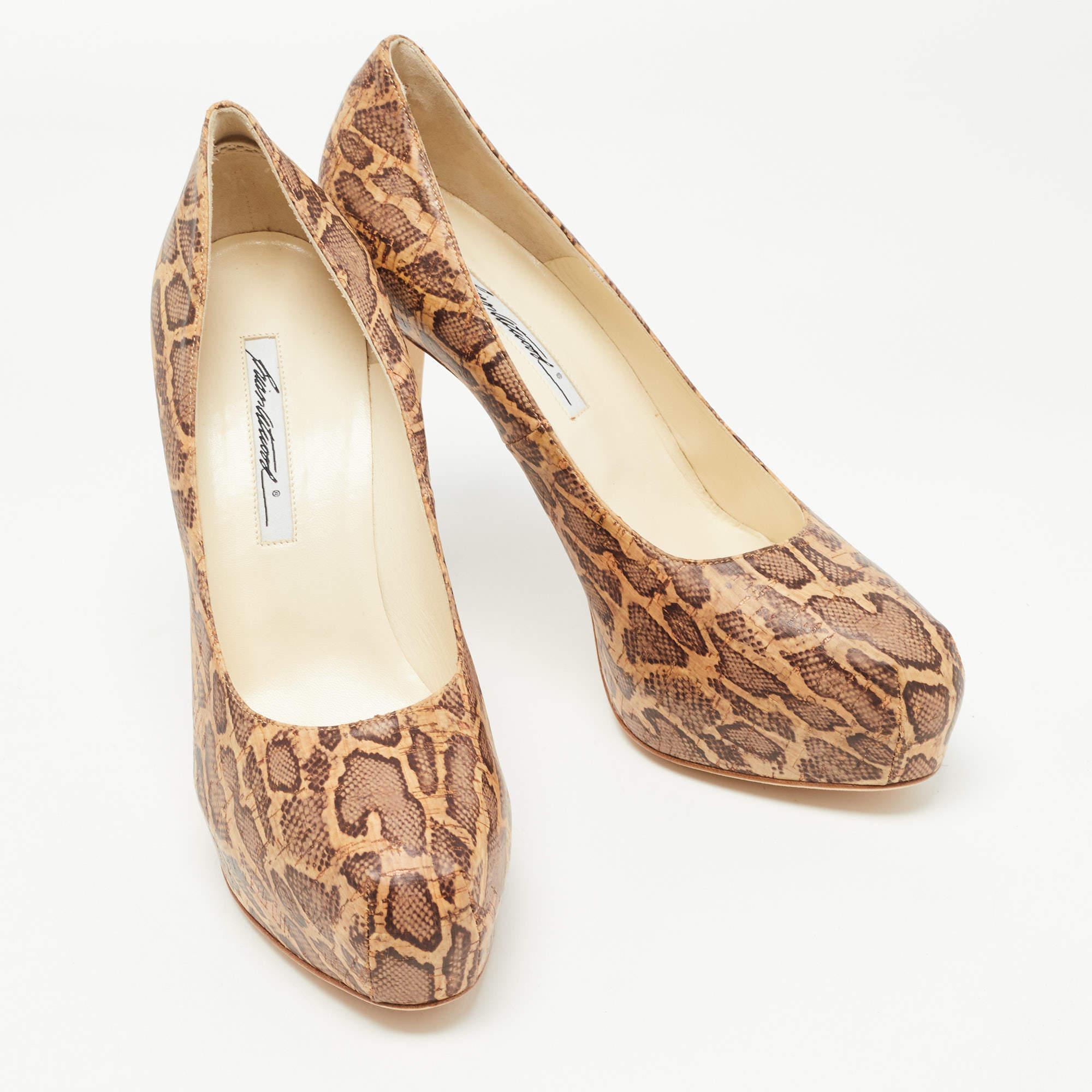 Women's Brian Atwood Brown/Beige Cork Print Platform Pumps Size 41 For Sale