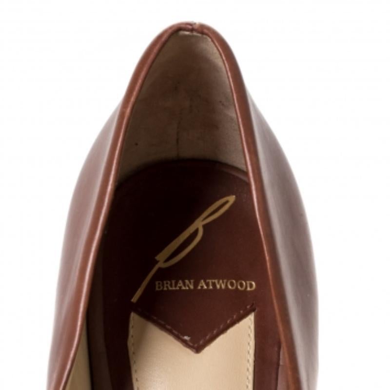 Brian Atwood Bombas de plataforma de cuero marrón/oro y efecto pitón Talla 38.5 en venta 1