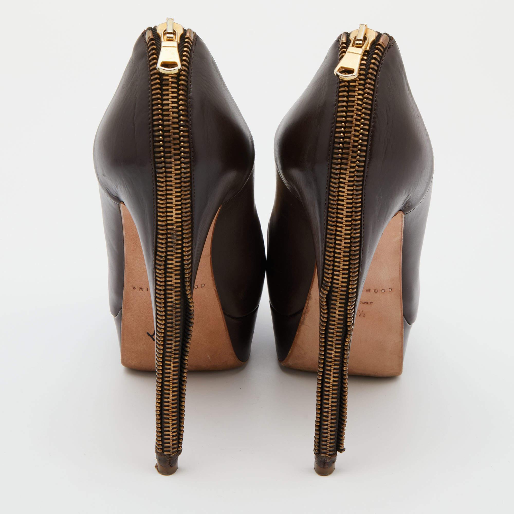 Women's Brian Atwood Brown Leather Chain Heel Platform Pumps Size 38.5 For Sale