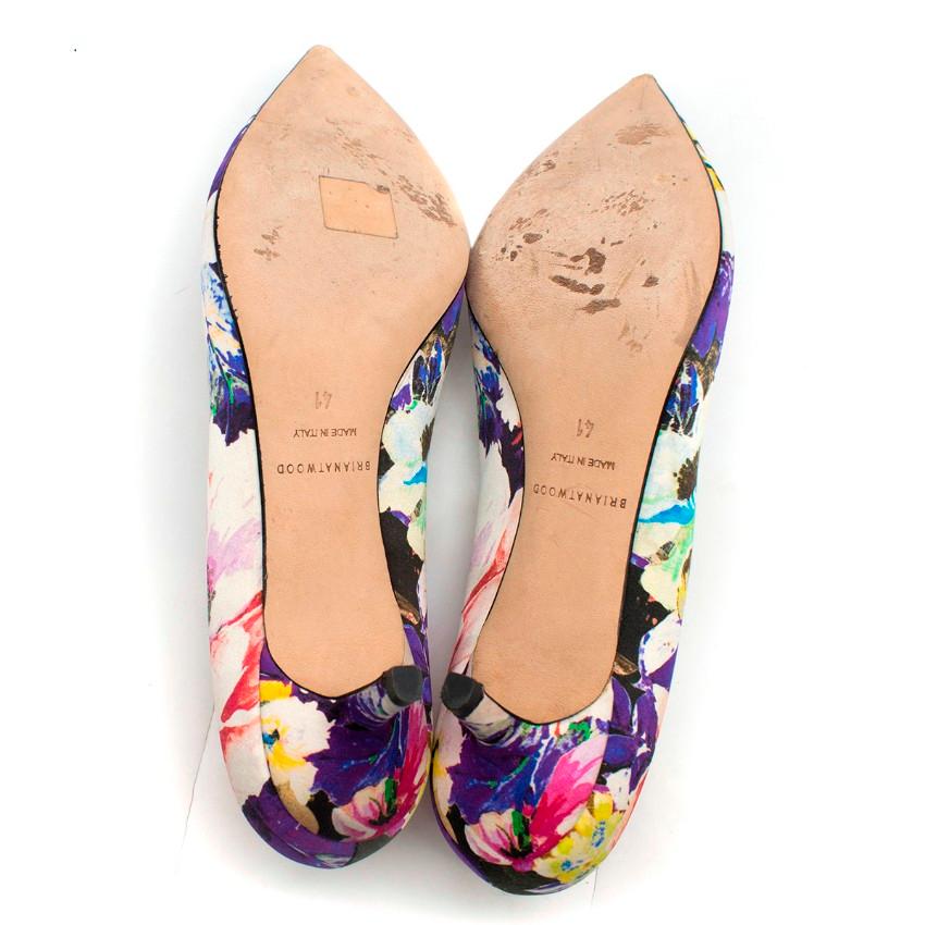 Brian Atwood Floral Pattern Silk Kitten Heel Embellished Pumps size 41 In Excellent Condition For Sale In London, GB