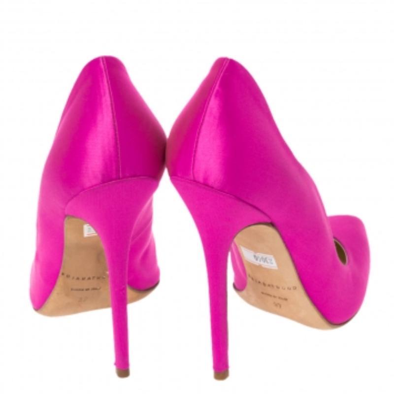 Brian Atwood Fuchsia Satin Besame Pumps Größe 37 im Angebot 2