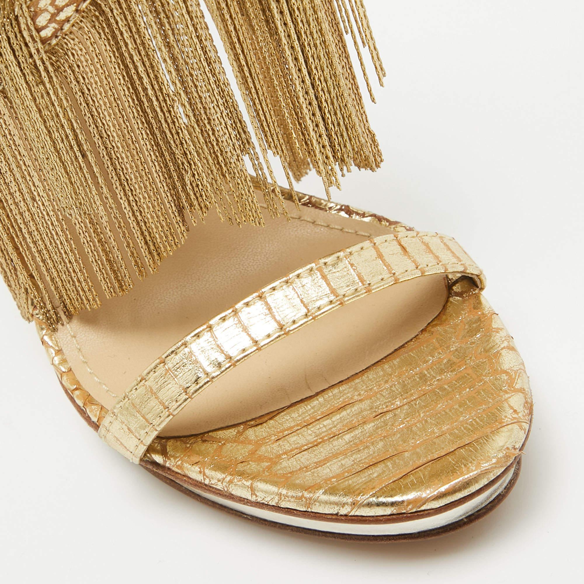 Brian Atwood - Sandali con cinturino alla caviglia in pelle dorata misura 37,5 in vendita 2