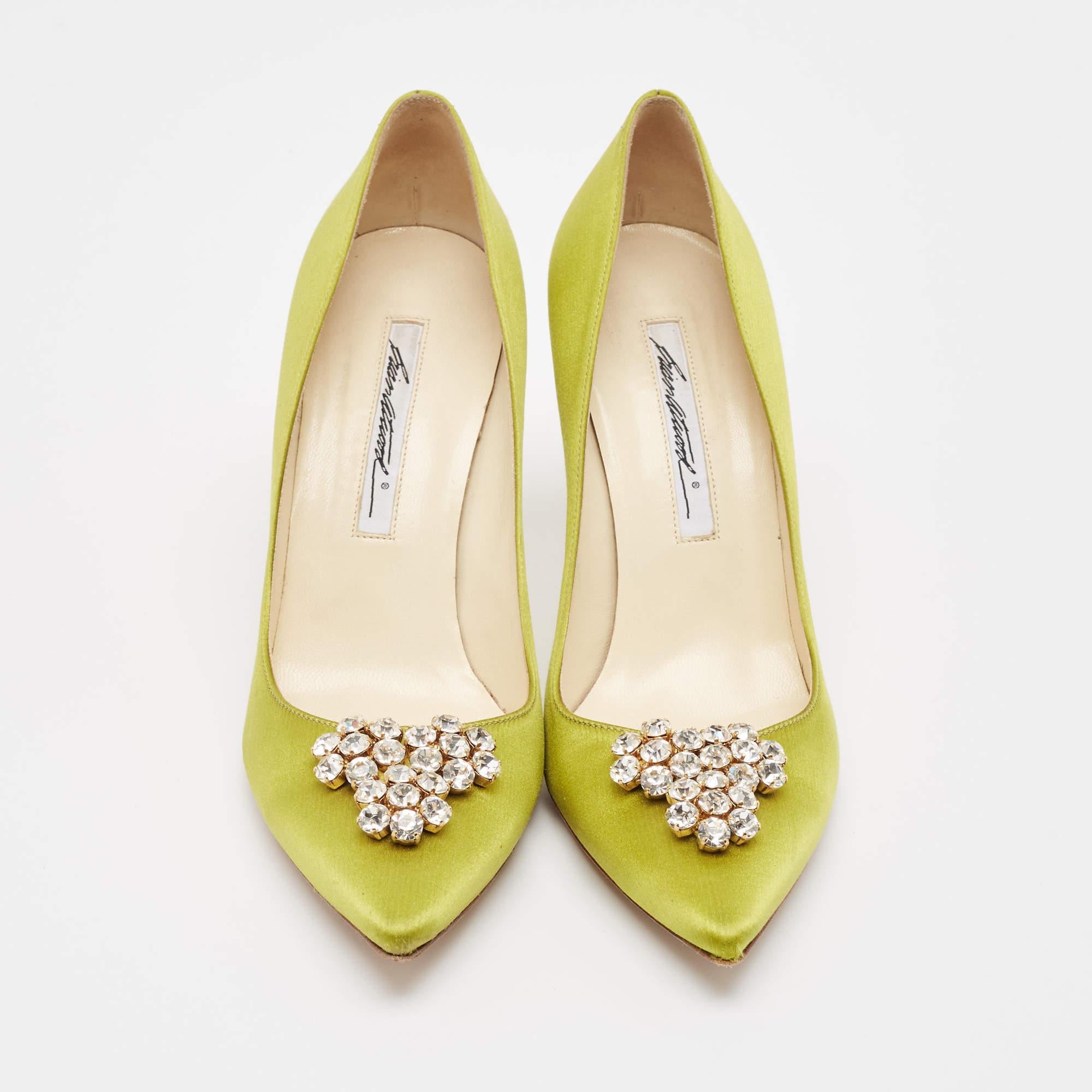 Brian Atwood Bombas puntiagudas de satén verde con adornos de cristal talla 39,5 Marrón en venta