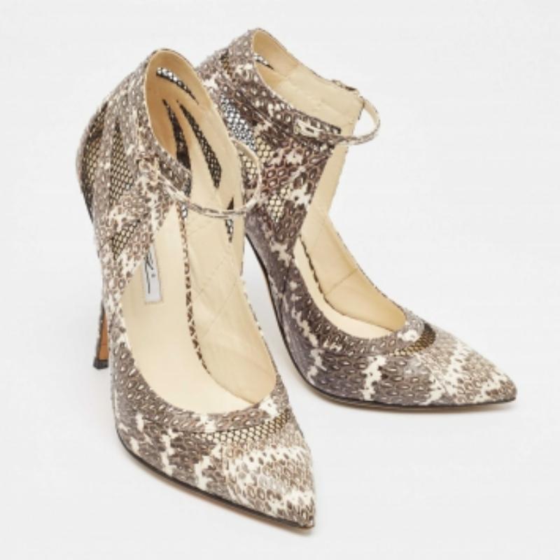 Brian Atwood Gris/Blanco Piel de serpiente y malla Bombas con correa en el tobillo Talla 41 en Bueno estado para la venta en Dubai, Al Qouz 2
