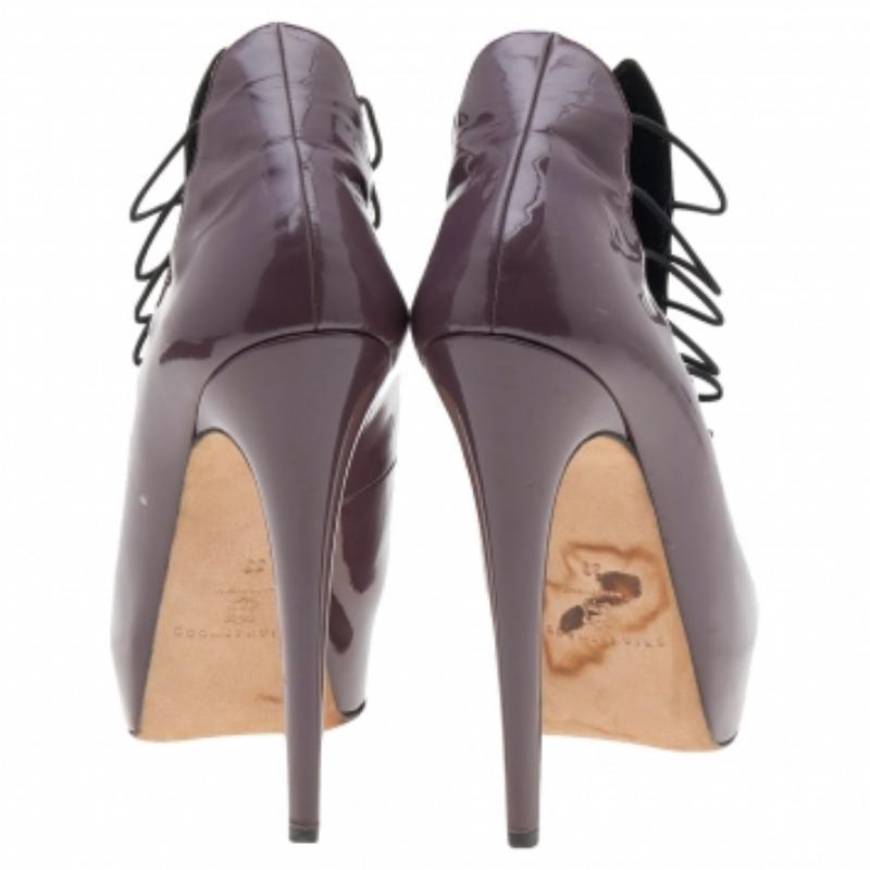 Brian Atwood Mauve Patent Leather Cage Platform Pumps Size 39 For Sale 2