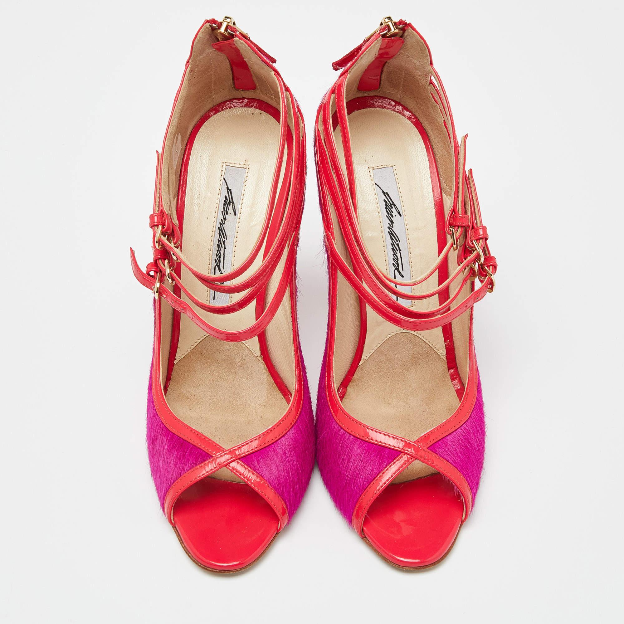 Rosa Brian Atwood Pumps in pelle di vitello e vernice rosa misura 37,5 in vendita