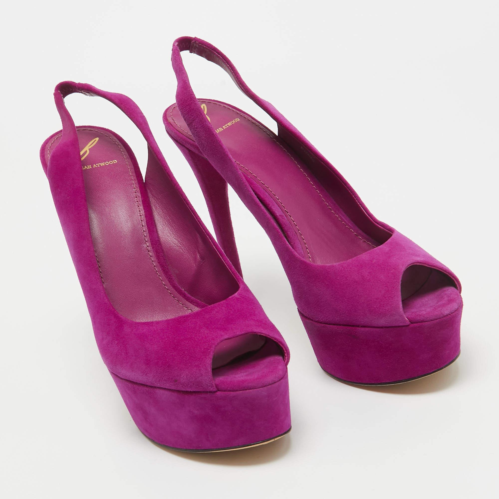 Brian Atwood Rosa Wildleder Peep Toe Plateau-Sandalen mit Slingback Größe 38,5 im Zustand „Hervorragend“ im Angebot in Dubai, Al Qouz 2