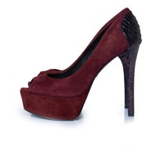Brian Atwood, escarpins en daim en bourgogne
