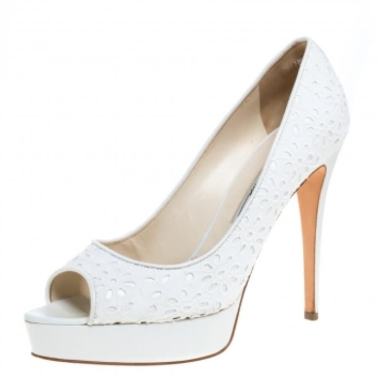 Brian Atwood White Floral Embroidered Fabric Peep Toe Platform Pumps Size 39.5 For Sale 1