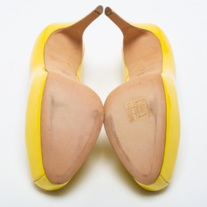 Brian Atwood Bombas de plataforma de charol amarillo Talla 39 Amarillo en venta