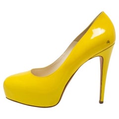 Brian Atwood Bombas de plataforma de charol amarillo Talla 39