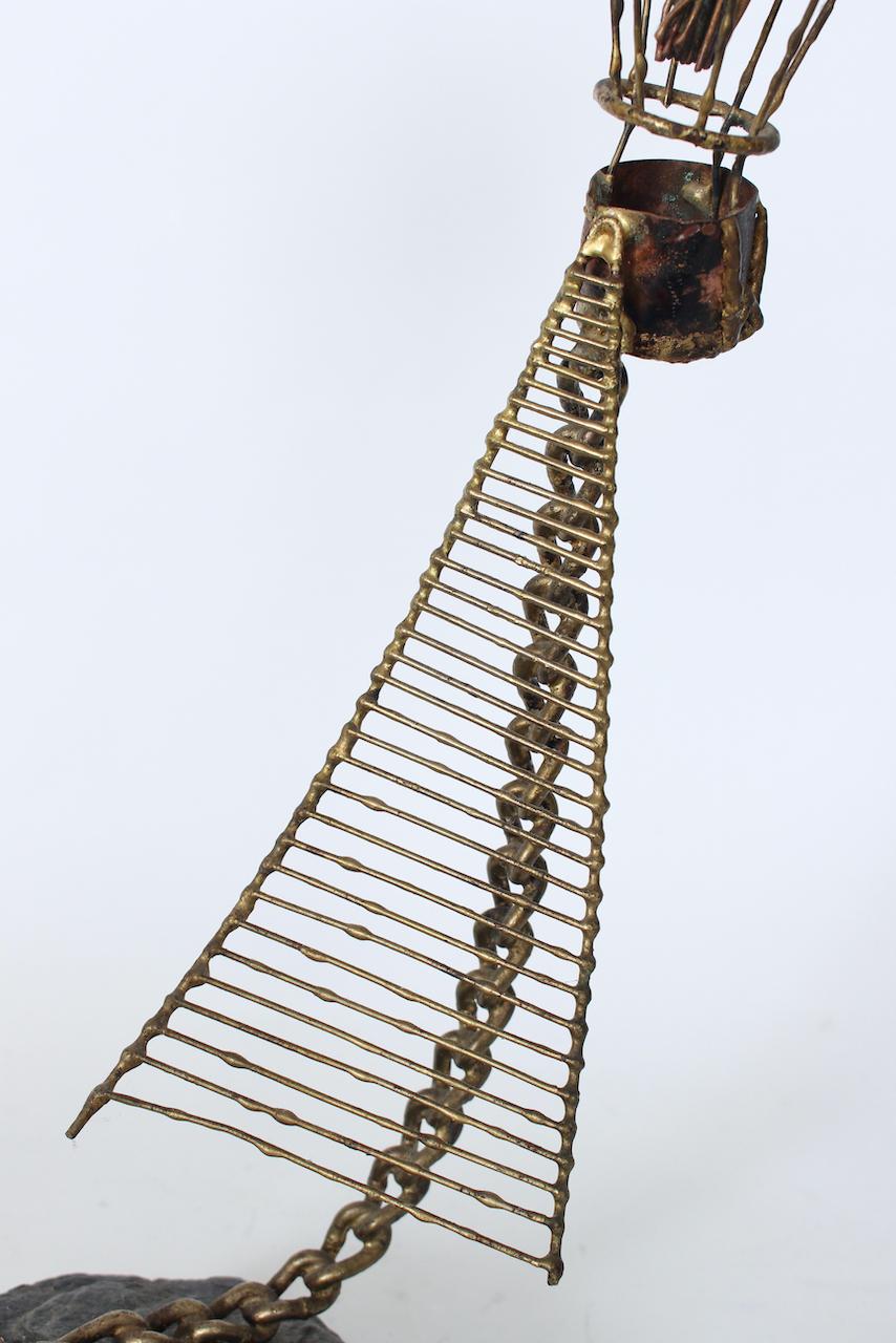 Ottone Scultura da tavolo con mongolfiera di Brian Bijan in rame, ottone e pietra in vendita