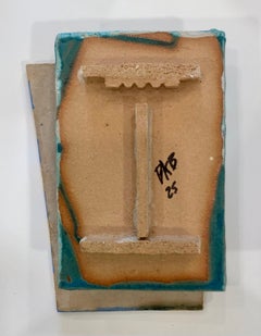 "Lateral II" de Brian Bosworth; Colgante de pared de cerámica, esmalte de lava, geométrico