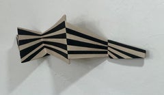 "Undercurrent" de Brian Bosworth; colgante de cerámica minimalista y brutalista