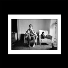 David Bowie avec le chien Scottie par Brian Duffy