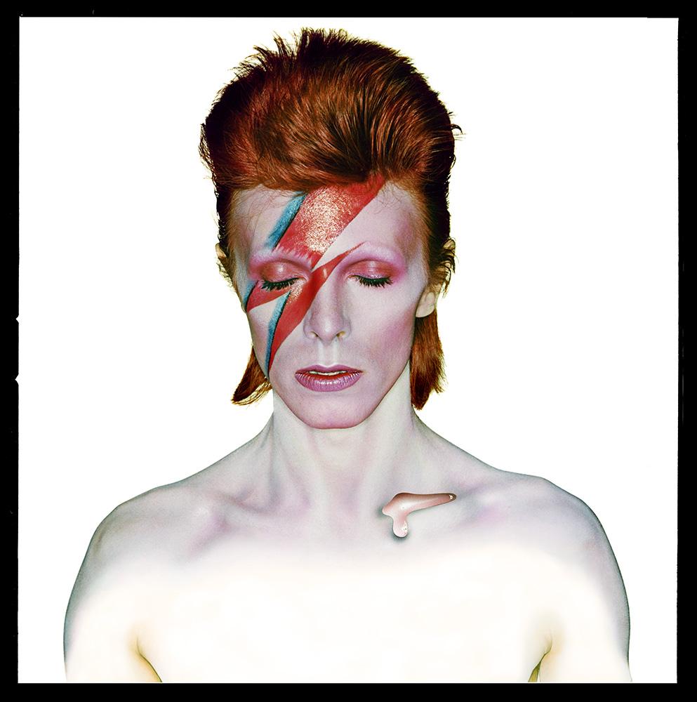 Color Photograph Brian Duffy - Lot de 2 reproductions de pochettes d'albums de David Bowie Aladdin Sane "Eyes Open" & "Eyes Closed"