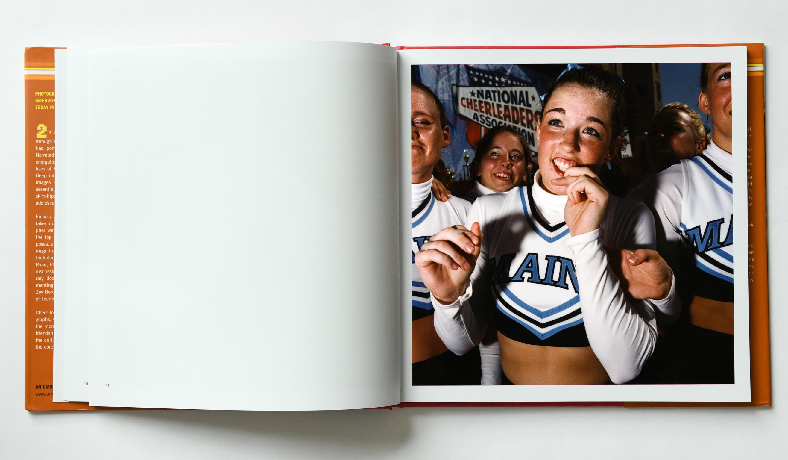 2.4.6.8 : Cheerleaders et footballeurs américains 
Umbrage Editions, 2003
128 pages, 10.25 x 10.25 in
65 photographies en couleur
Signé, 125

La première monographie de Brian Finke, 2-4-6-8 : American Cheerleaders & Football Players.

Pendant
