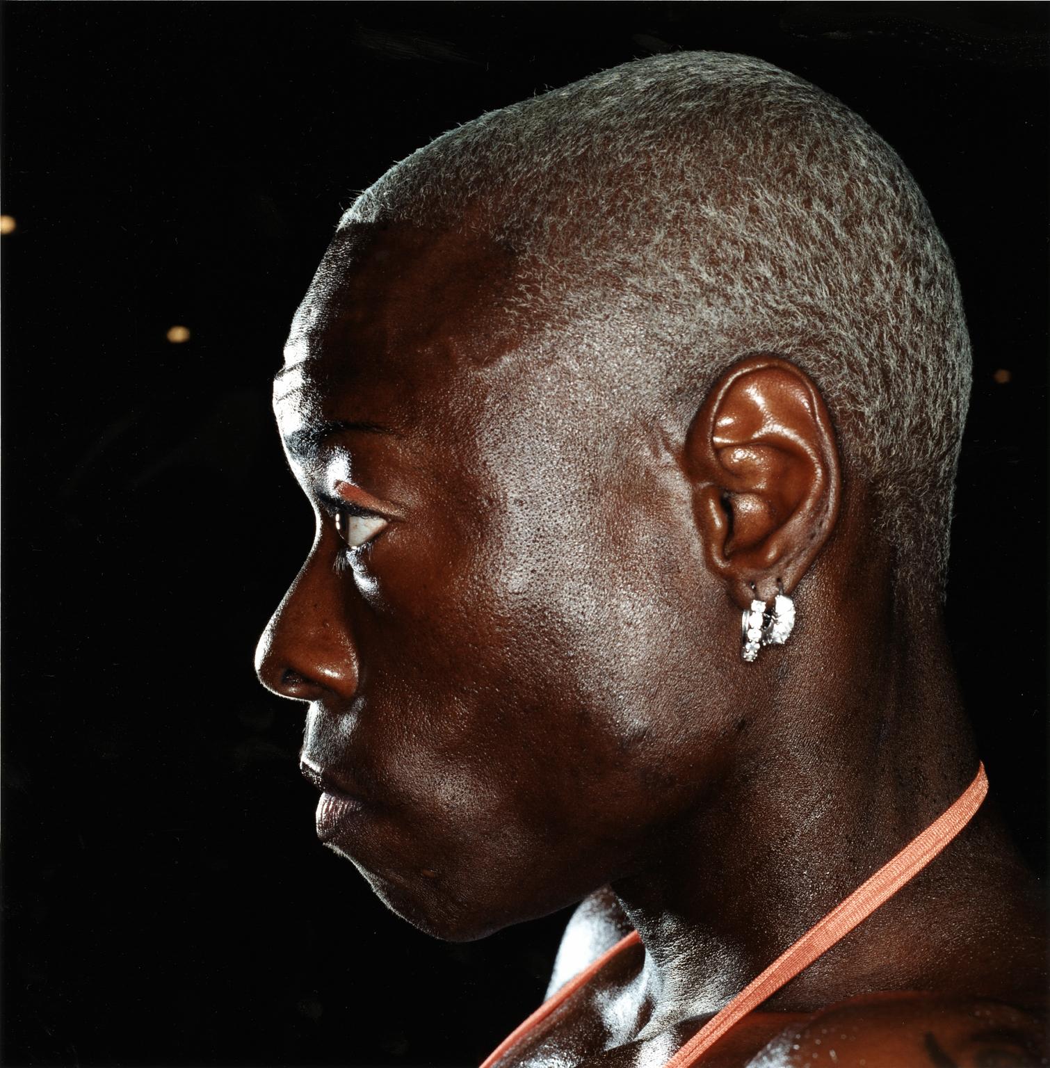 Brian Finke Figurative Photograph – Ohne Titel (Bodybuilding-Nr. 55)