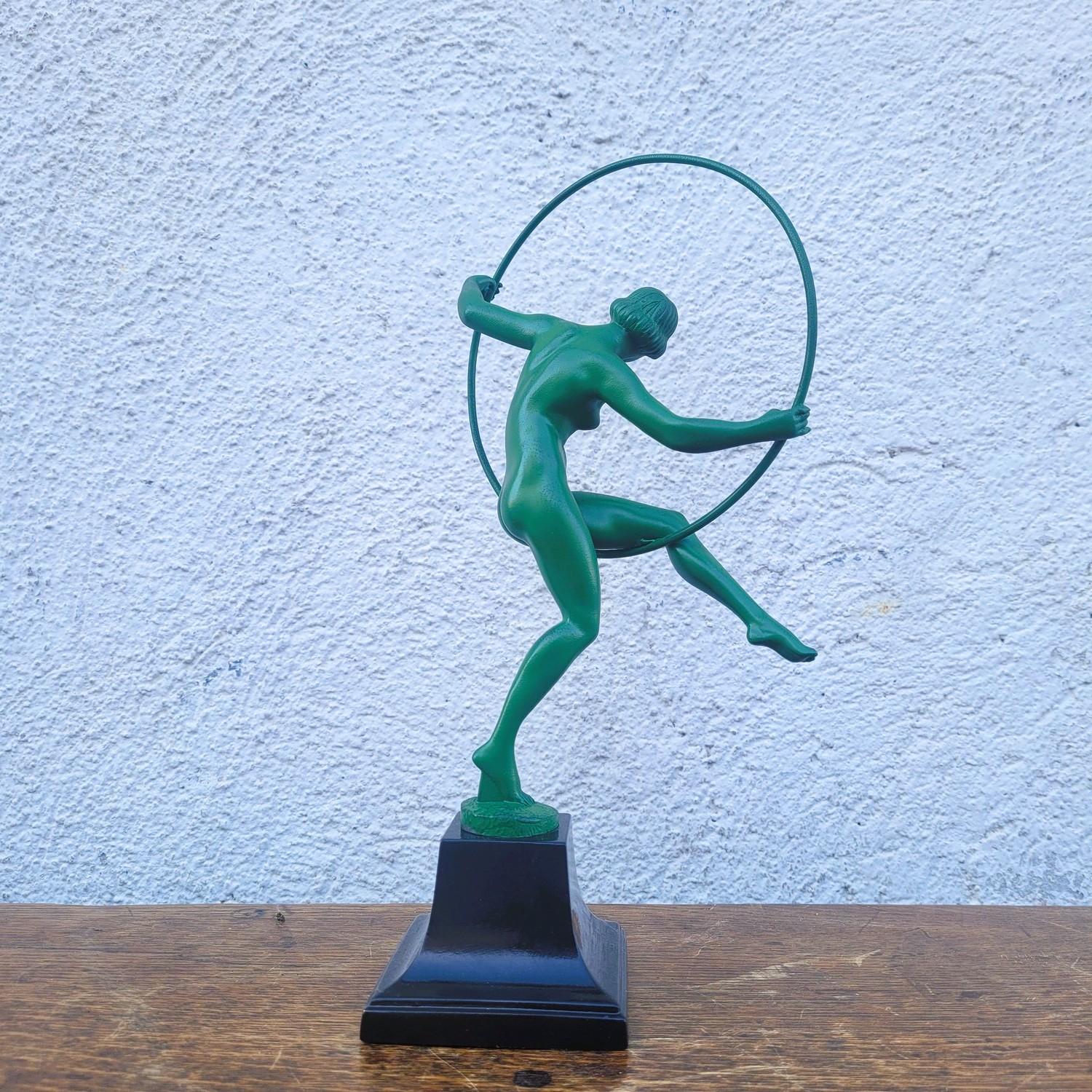 Art Déco Briand, Hoop Dancer, Art Deco Sculpture, 20th Century in vendita