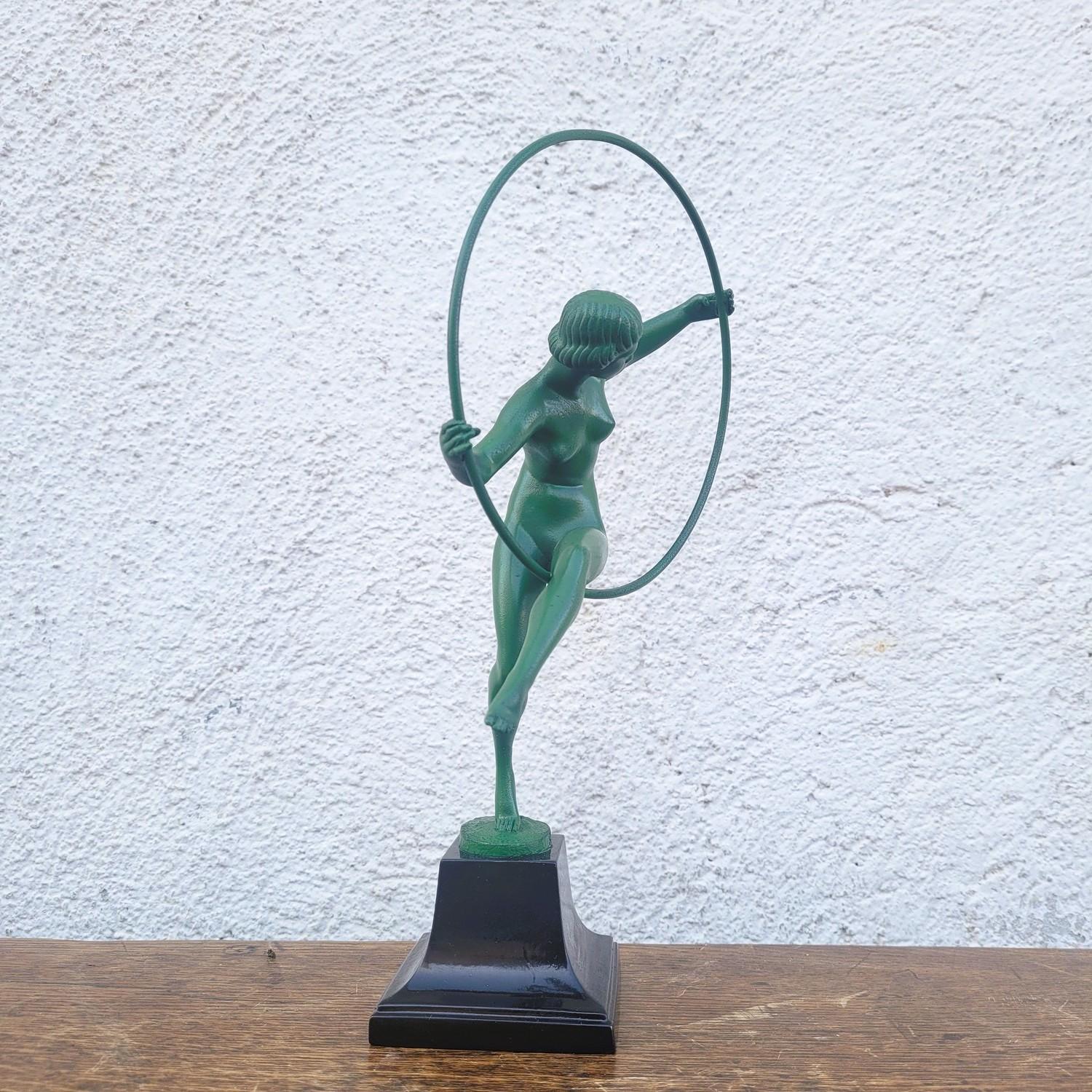 Francese Briand, Hoop Dancer, Art Deco Sculpture, 20th Century in vendita