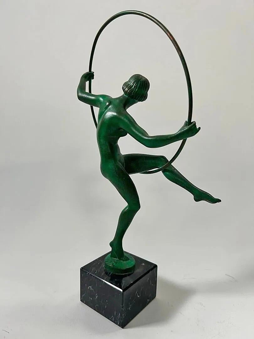 Art Déco BRIAND, Edizione Le Verrier, Ballerina con cerchio, scultura in ghisa in vendita