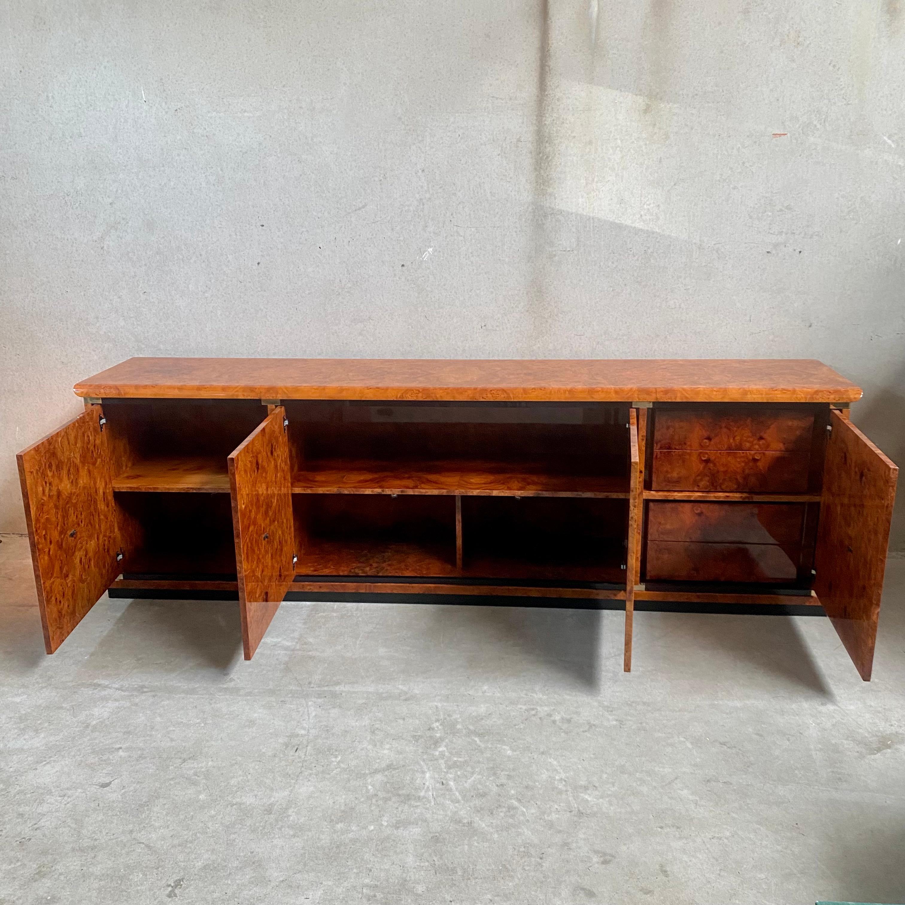 Briar Burl Wood Sideboard by Guerini Emilio for Gdm 24 Kt Gold Plated Italy 1980 For Sale 10