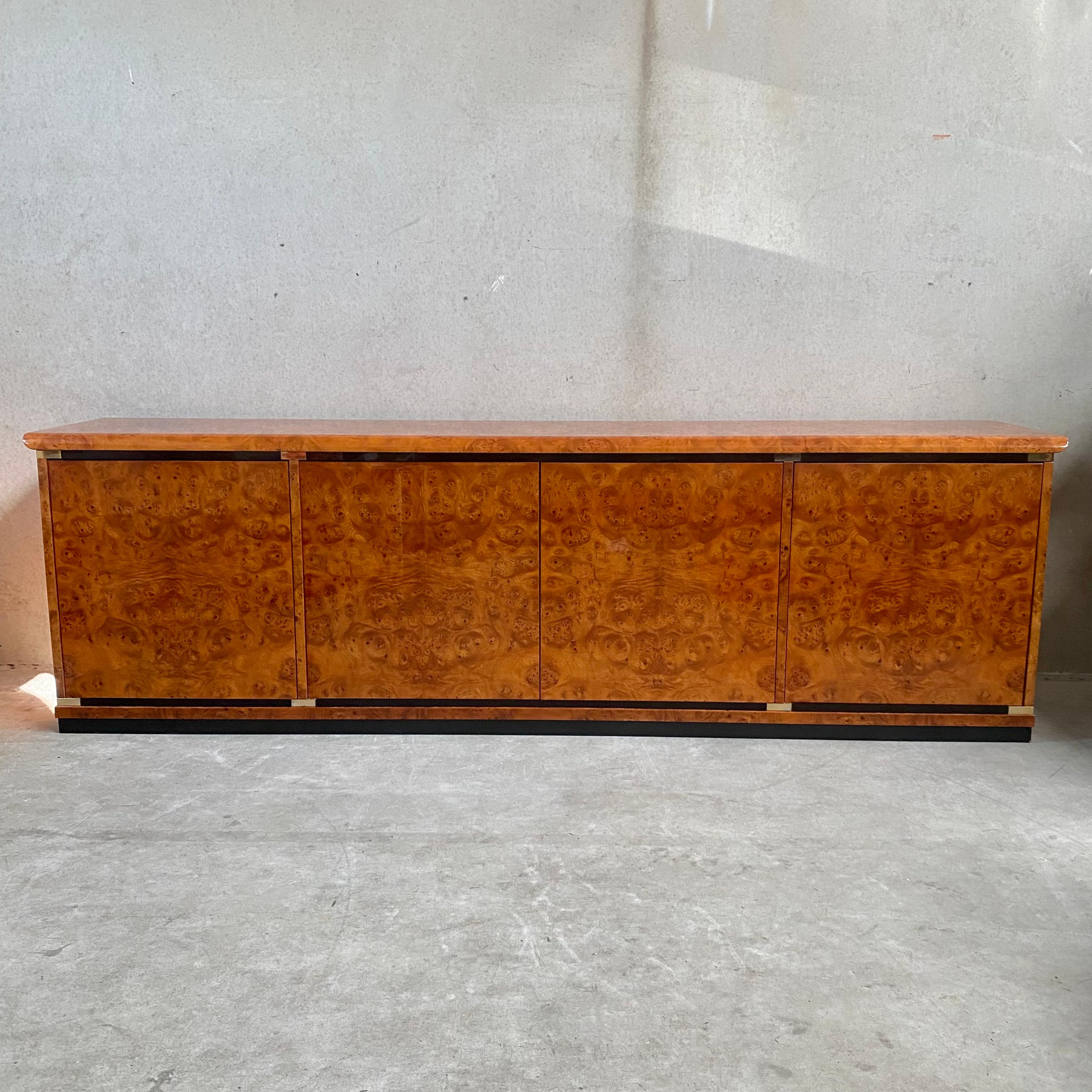 Late 20th Century Briar Burl Wood Sideboard by Guerini Emilio for Gdm 24 Kt Gold Plated Italy 1980 For Sale