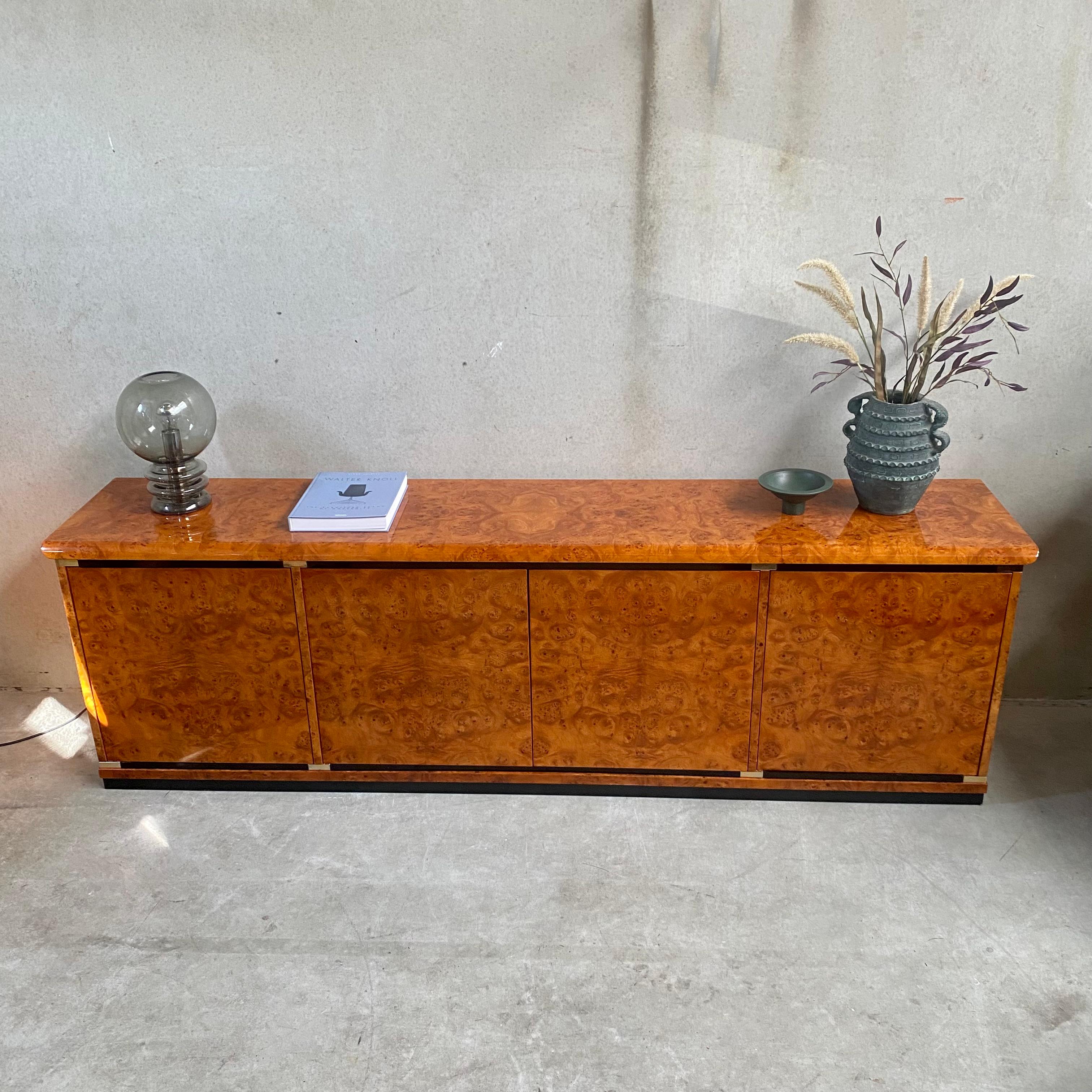 Briar Burl Wood Sideboard by Guerini Emilio for Gdm 24 Kt Gold Plated Italy 1980 For Sale 1