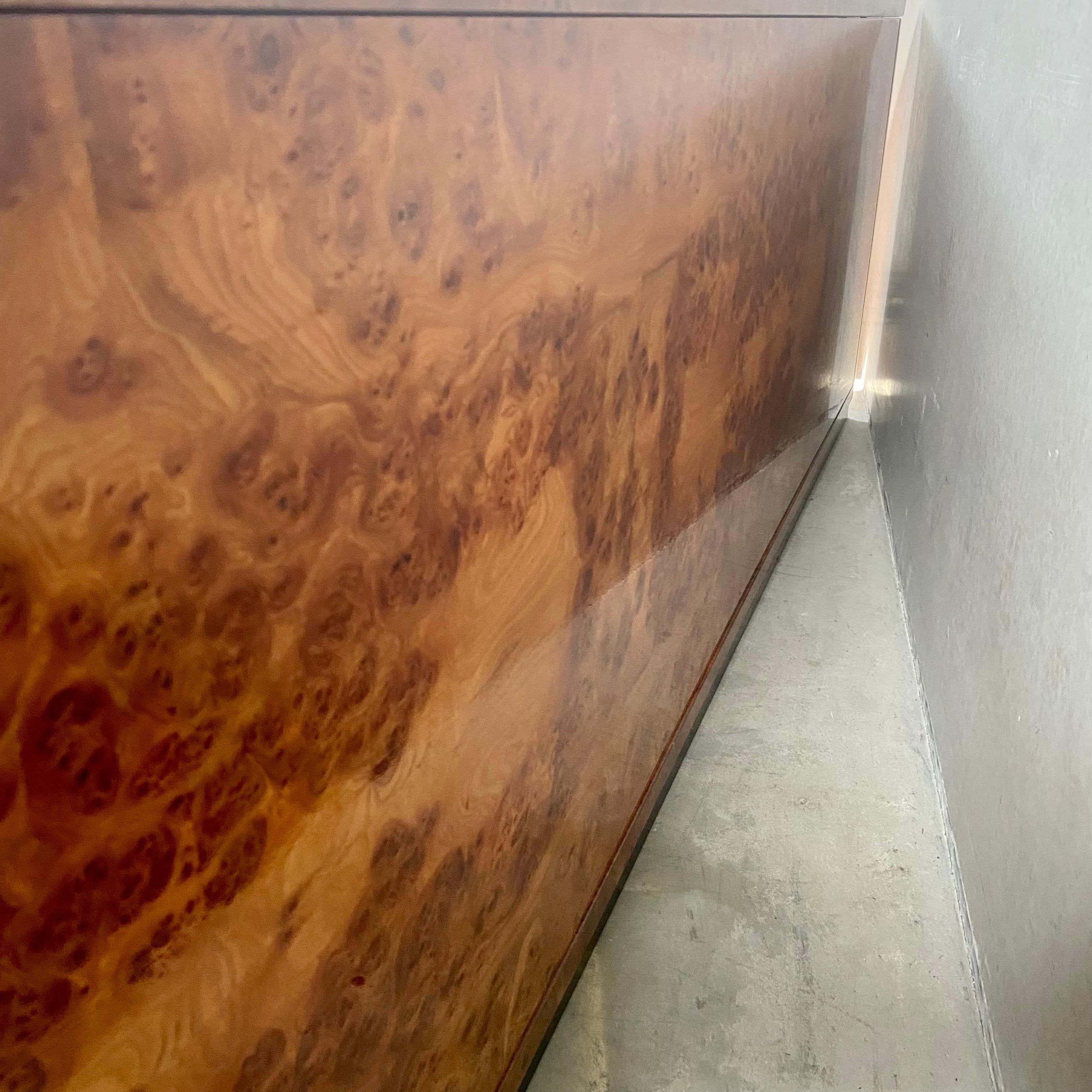 Briar Burl Wood Sideboard by Guerini Emilio for Gdm 24 Kt Gold Plated Italy 1980 For Sale 2