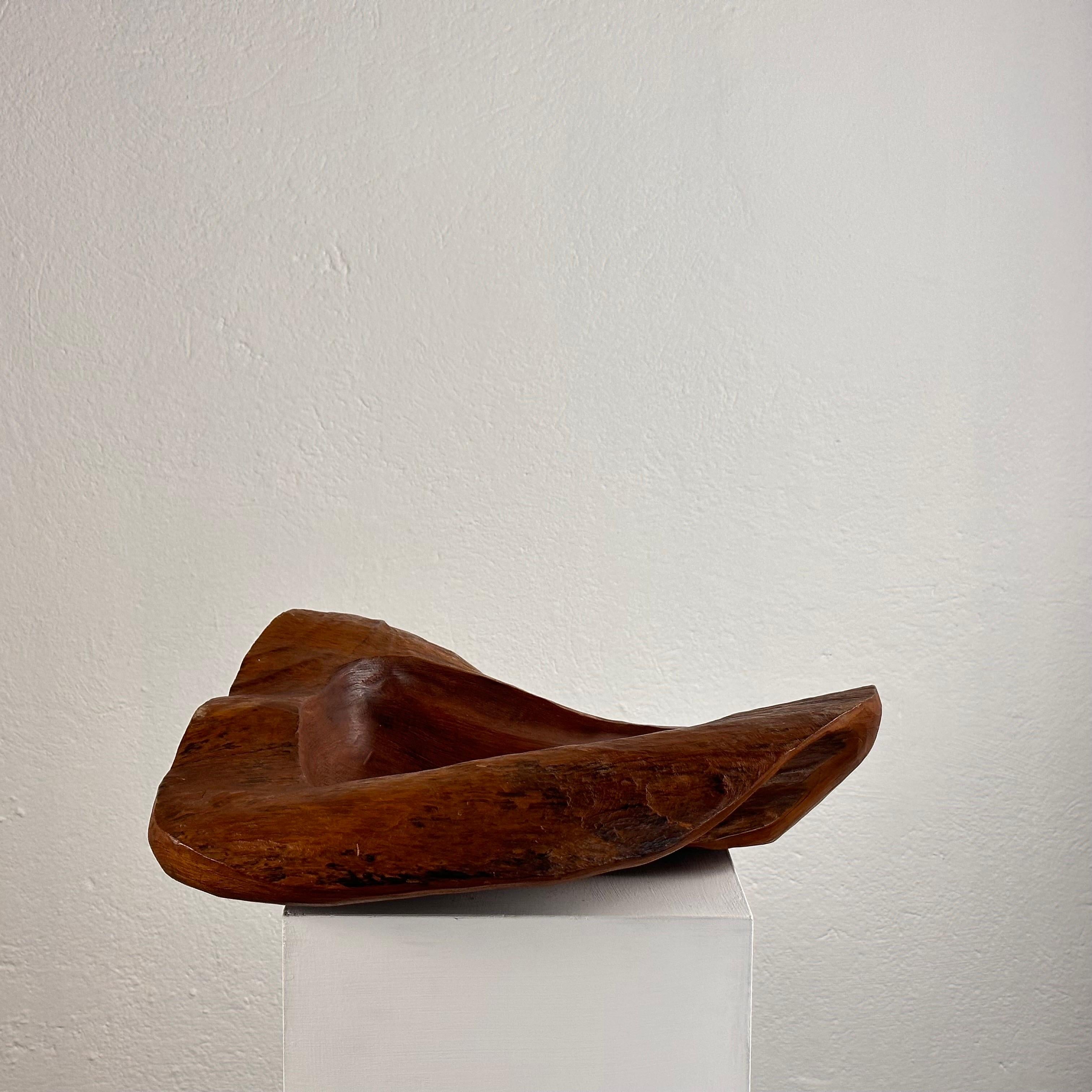 Briar Wood Live Edge Carved Bowl/Centerpiece, Italy, Unique Piece, 1960s  In Good Condition For Sale In Brescia , Brescia