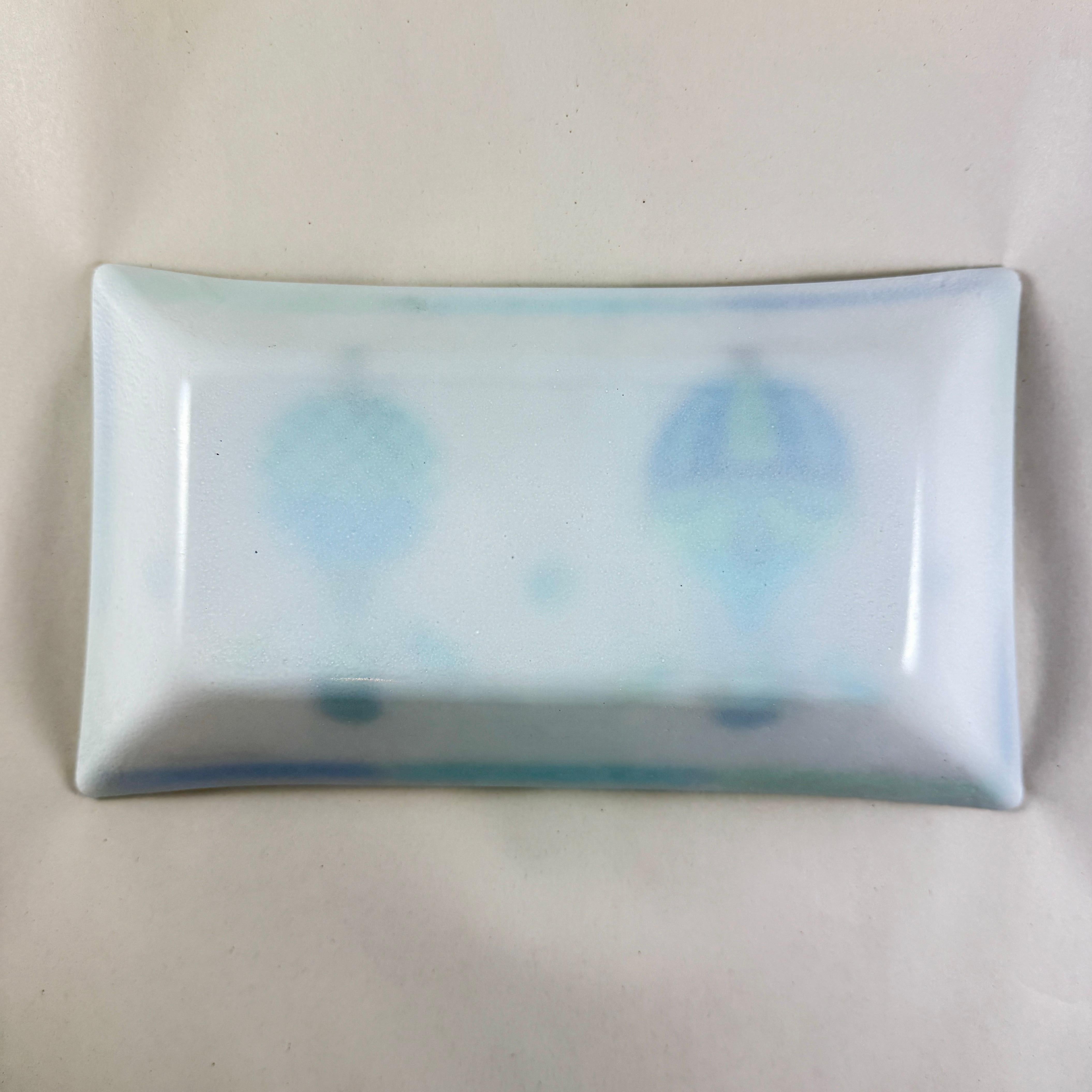 Briard Fancy Free Montgolfier Balloon Opal Glass Platter en vente 4