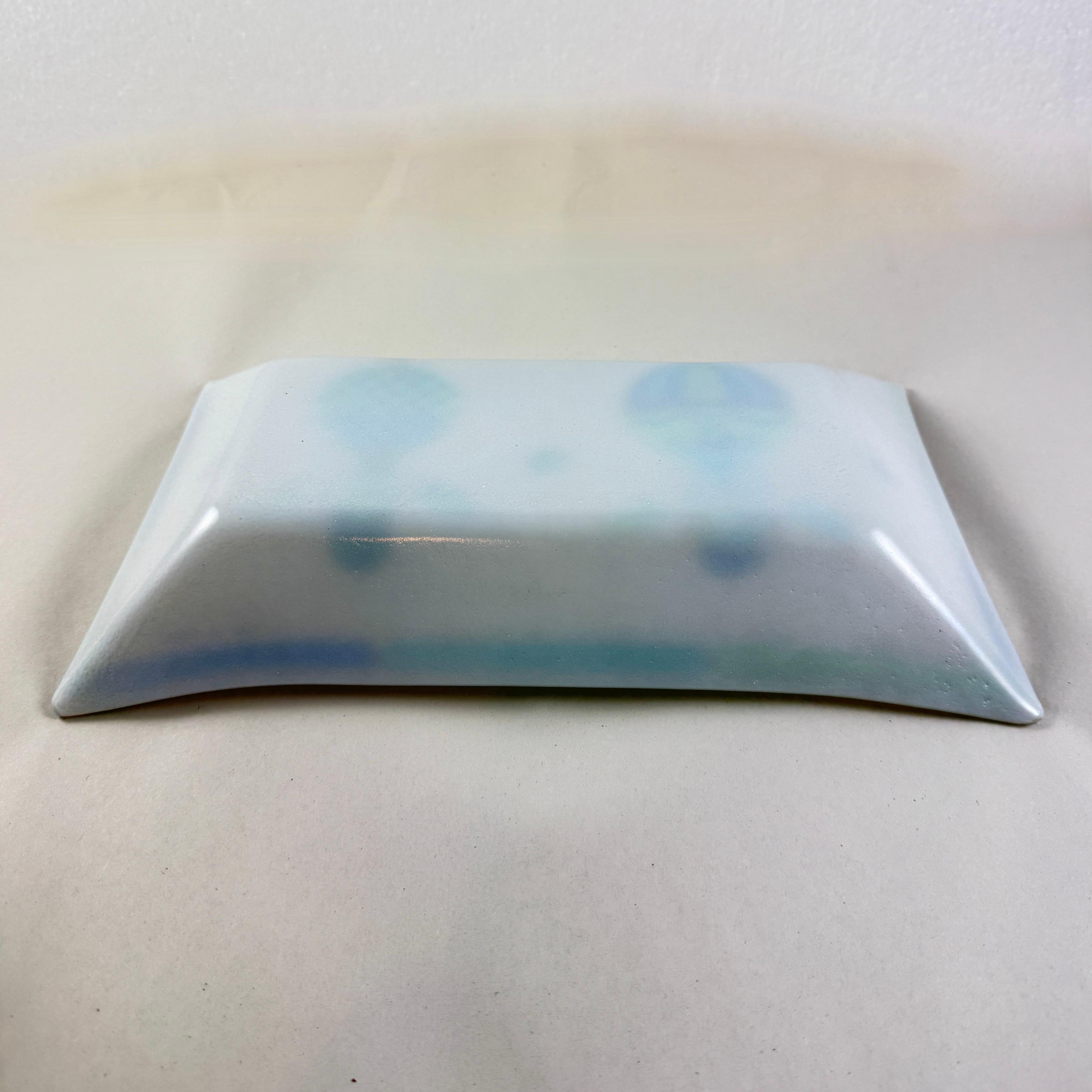 Briard Fancy Free Montgolfier Balloon Opal Glass Platter en vente 5
