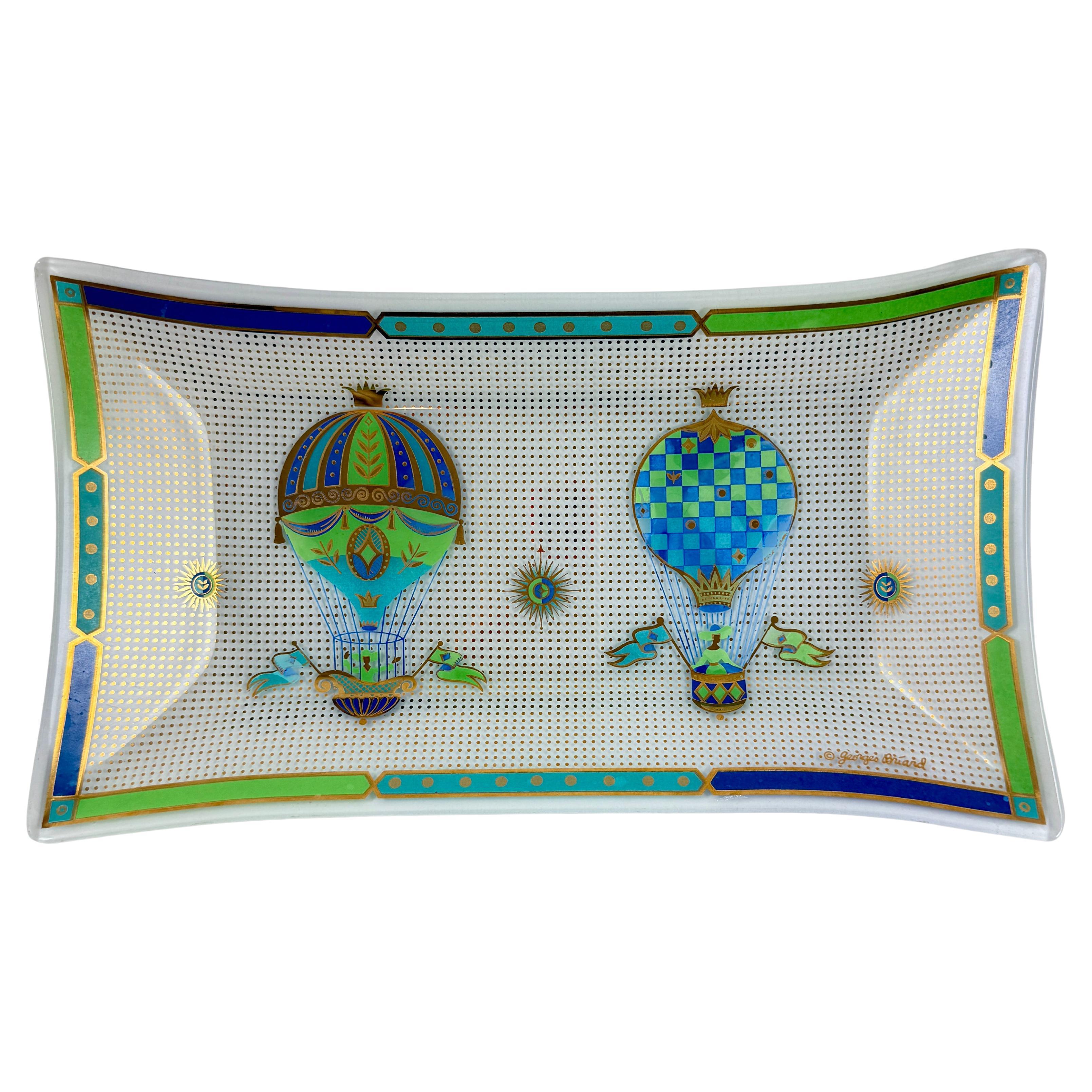 Briard Fancy Free Montgolfier Balloon Opal Glass Platter en vente