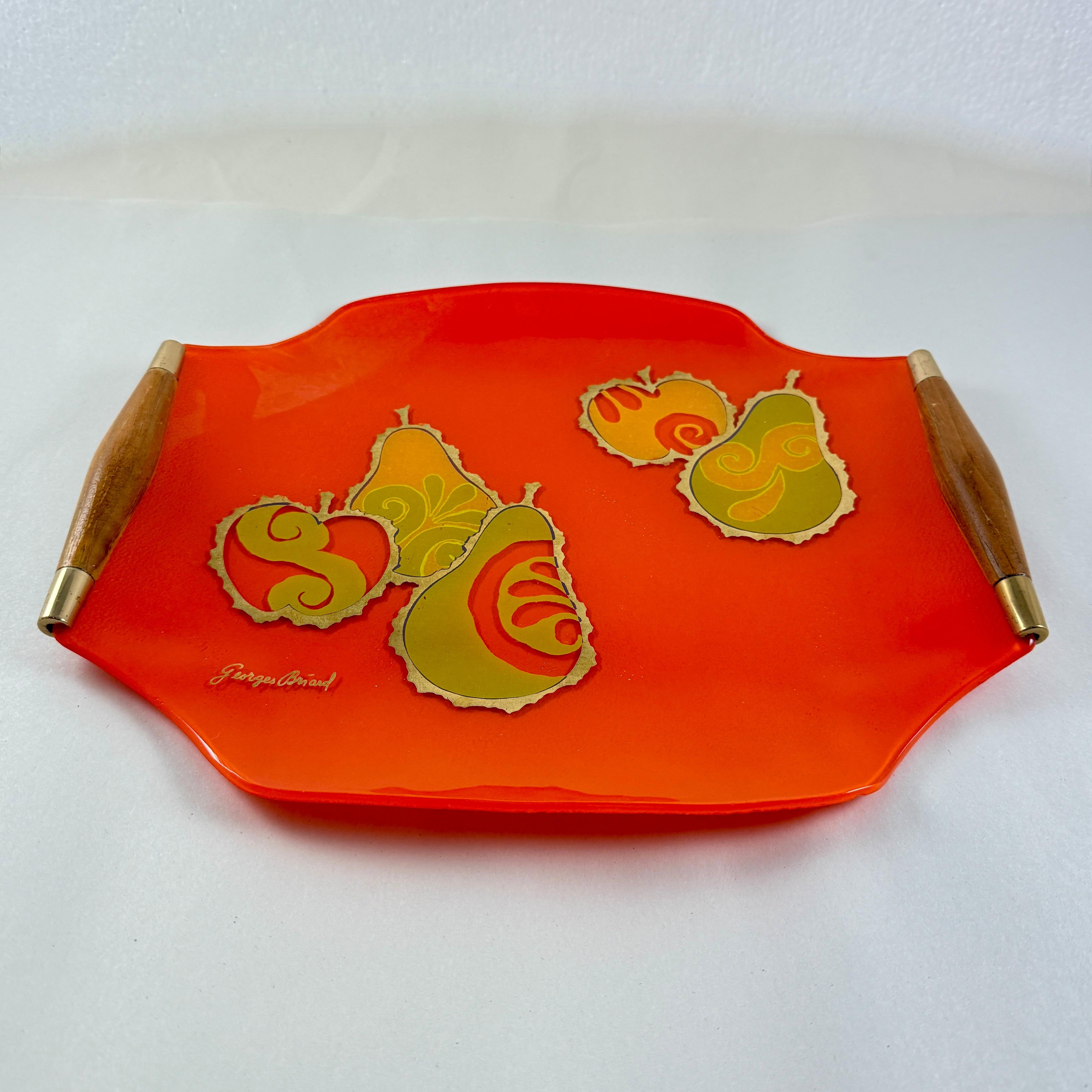 Verre d'art Briard Plateau à fruits en verre et Wood Wood, 1964 en vente