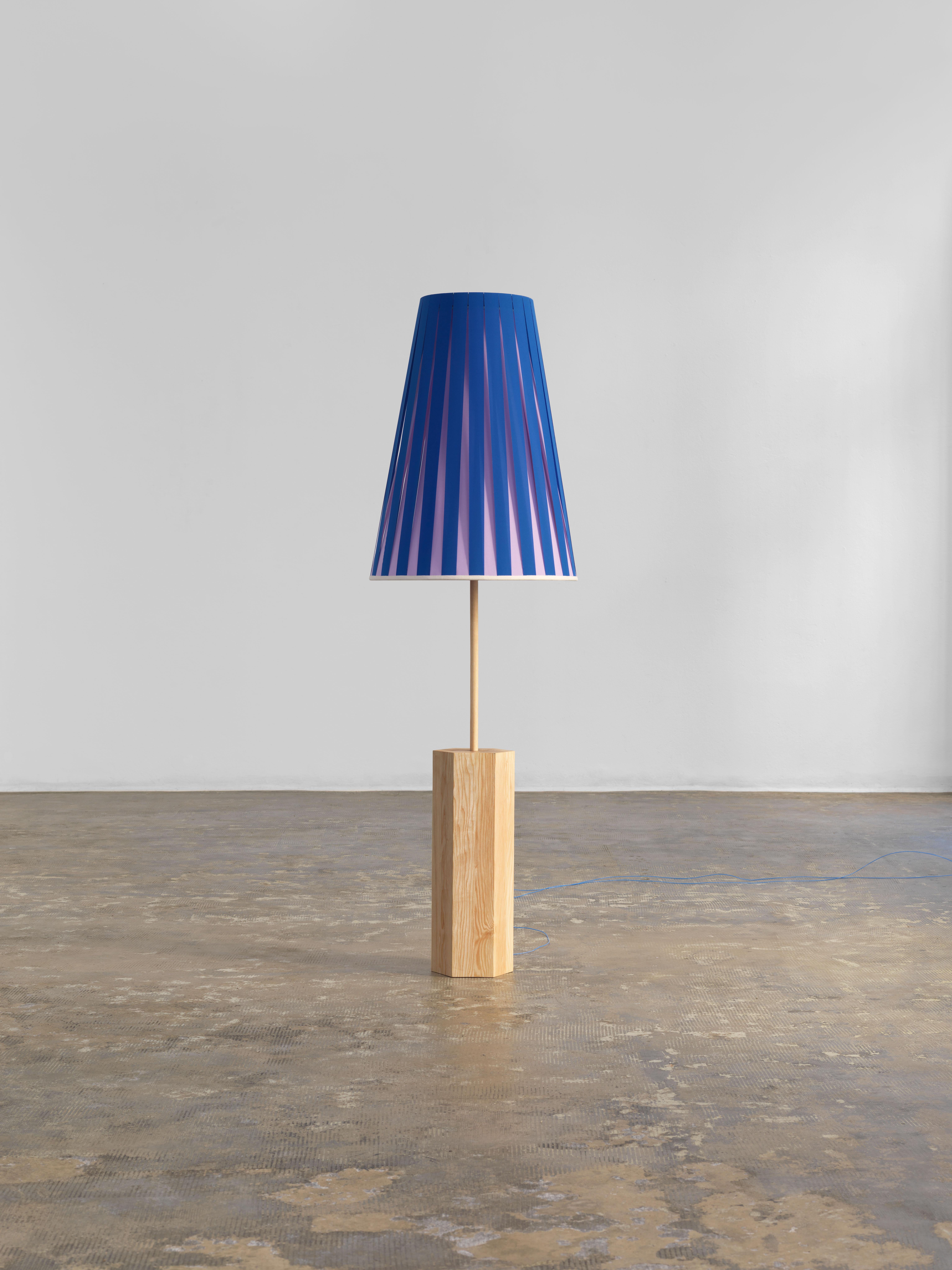 Postmoderne Lampadaire haute couture jaune pâle de Servomuto en vente