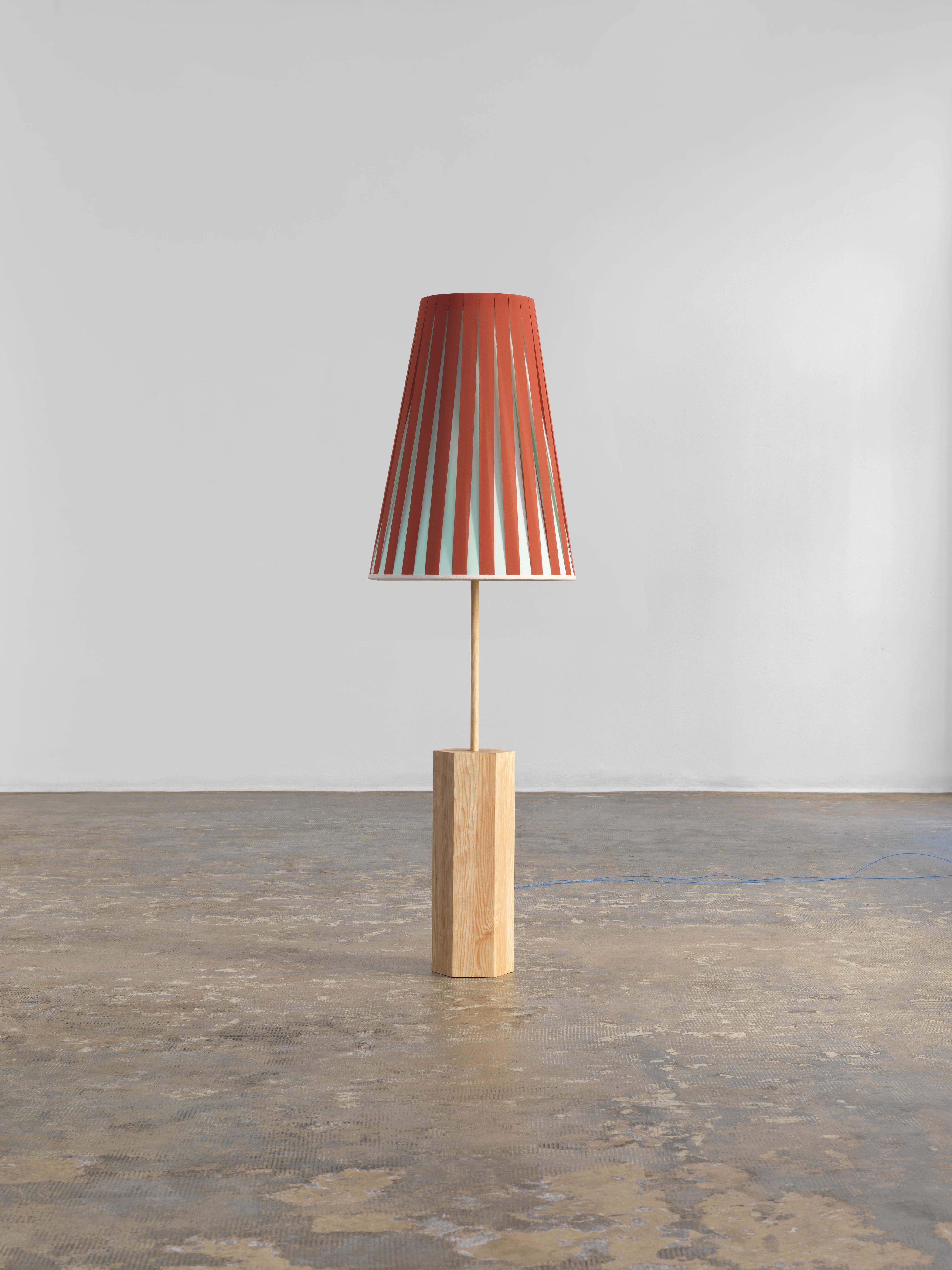 Lampadaire haute couture jaune pâle de Servomuto Neuf - En vente à Geneve, CH